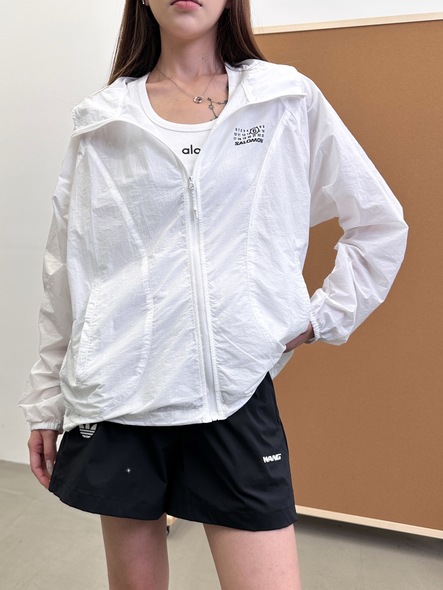 NO:415161,mm6 ｜ New co-branded sunscreen clothing, classic co-branded printed logo, same style for men and women, size sml, masion margiela, alexander wang19860909mm6 ｜ 新款联名防晒服,经典联名印花标,男女同款,尺码sml,,masion margiela,alexander wang,Women's clothing