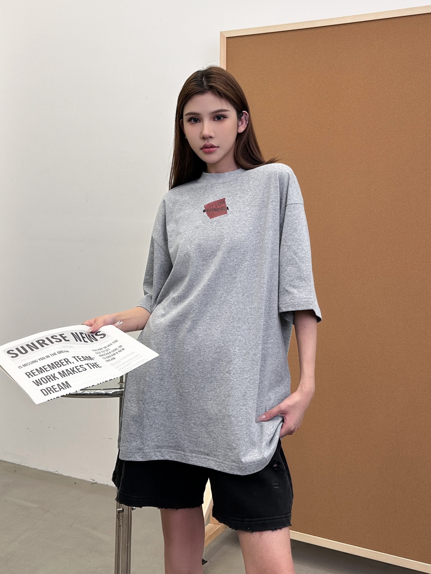 NO:422811,Paris ｜ New tape series T, pre- and back embroidery and tape printing technology, cotton, same style for men and women, size sml, alexander wang19860909巴黎 ｜ 新款胶布系列T,成衣洗水前后刺绣加胶布印花工艺,棉,男女同款,尺码sml,,alexander wang,Women's clothing