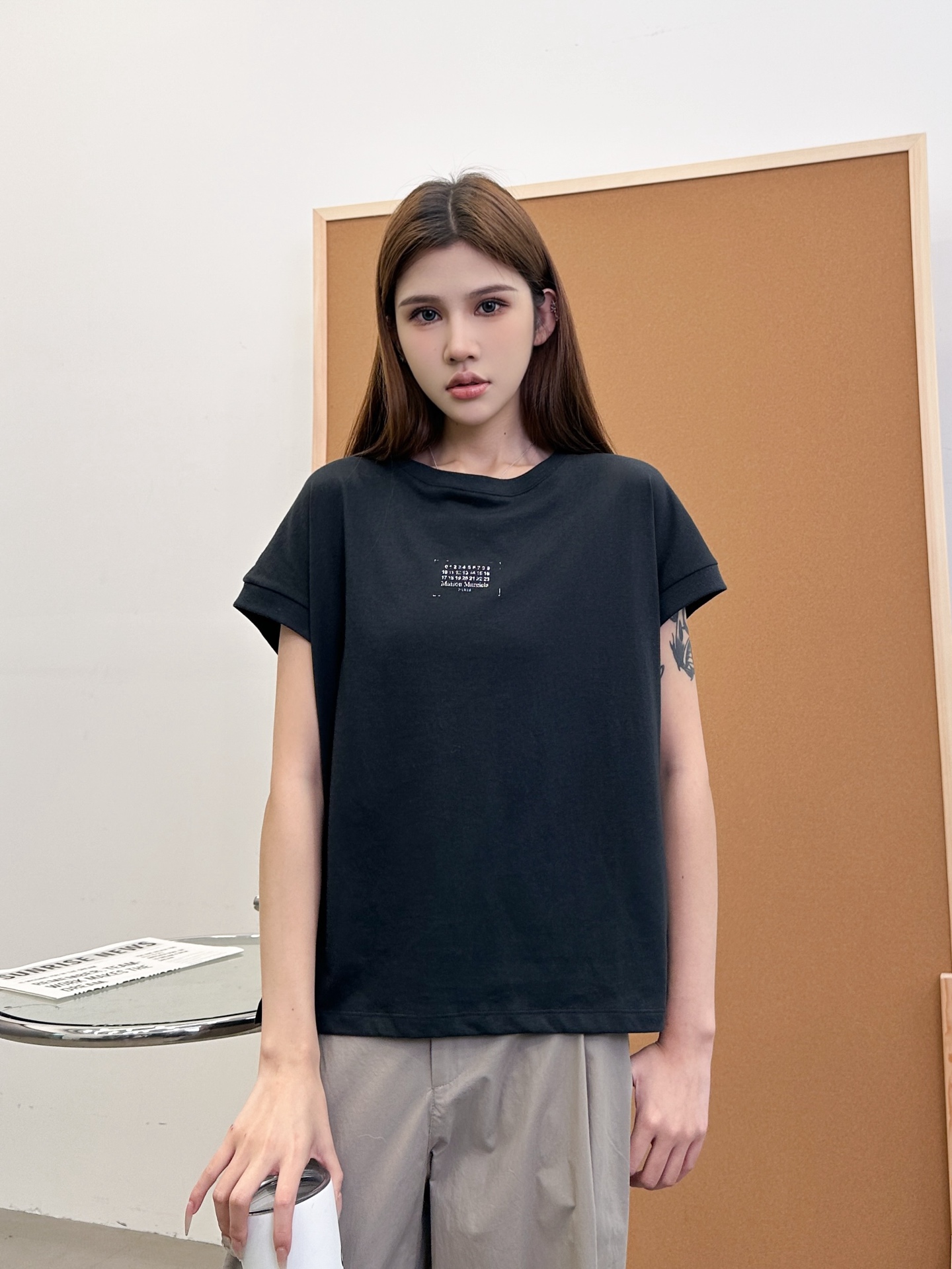 NO:427494,mm6 ｜ New short-sleeved t, classic printed logo, threaded cuff design, simple and fashionable, size sml,,masion margiela,T-shirt,alexander wang19860909mm6 ｜ 新款短袖t,经典印花标,螺纹袖口设计,简约时尚,尺码sml,,masion margiela,T-shirt,alexander wang,Women's clothing
