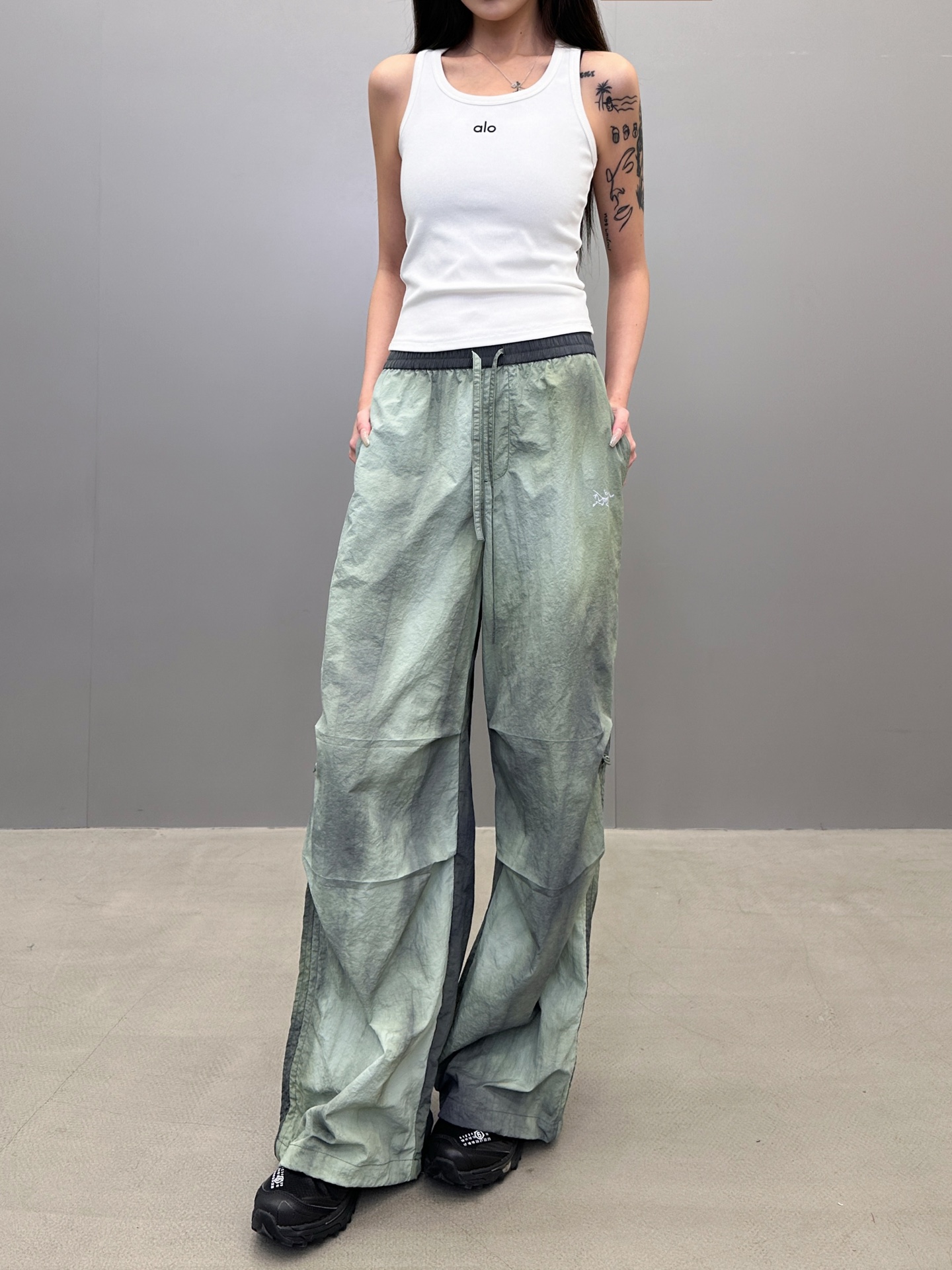 NO:435541,Bird | New casual pants, ready-to-wear washing and water color stir-frying, classic printed logo, same style for men and women, size sml, alexander wang19860909鸟 ｜ 新款休闲裤,成衣洗水炒色工艺,经典印花标,男女同款,尺码sml,,alexander wang,Women's clothing