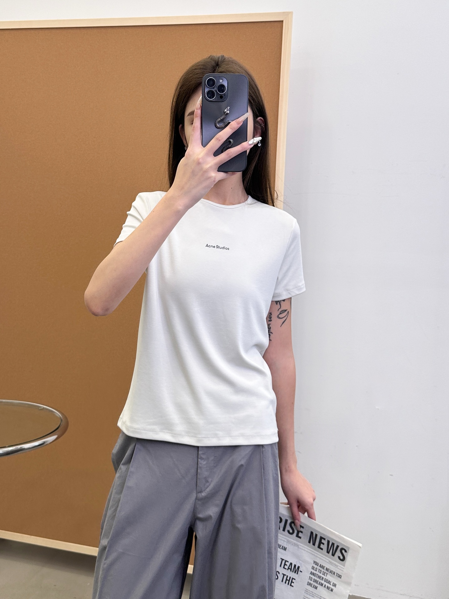NO:435539,Acne｜ New short-sleeved base t, imported modal blend fabric has super skin-friendly feel, classic printed label, size sml, acne studios, T-shirt, alexander wang19860909Acne ｜ 新款短袖打底t,进口莫代尔混纺面料亲肤感超级强,经典印花标,尺码sml,,acne studios,T-shirt,alexander wang,Women's clothing