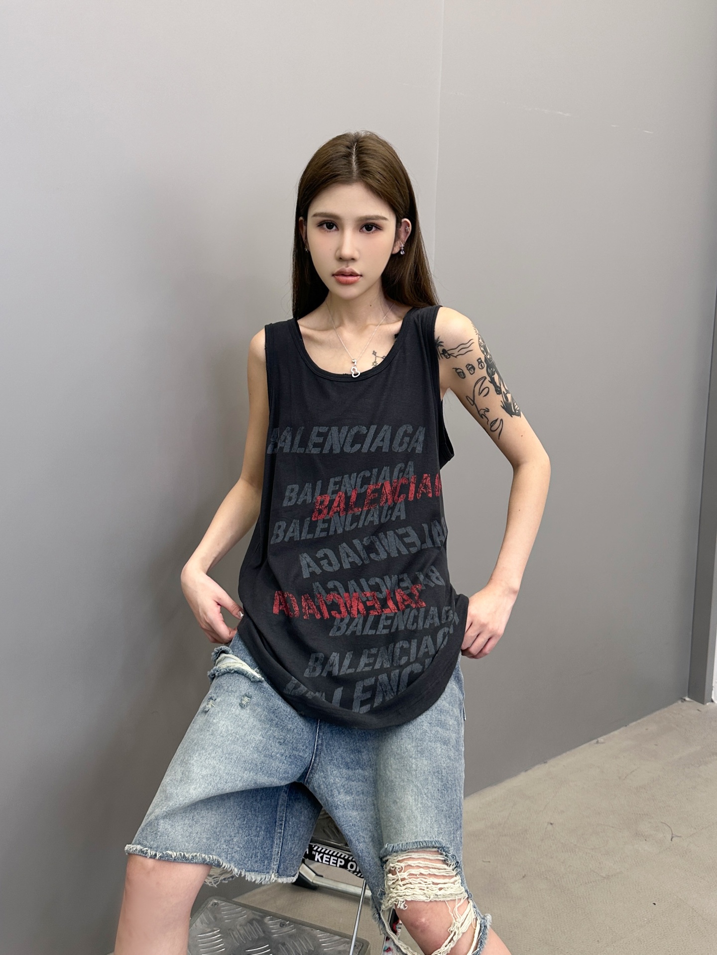 NO:435538,Paris ｜ New casual vest, laundry washing water hanging grinding and digital direct injection printing process, Japanese imported cotton and linen blend fabric, same style for men and women, size sml, alexander wang19860909巴黎 ｜ 新款休闲背心,成衣洗水吊磨加前后数码直喷印花工艺,日本进口棉麻混纺面料,男女同款,尺码sml,,alexander wang,Women's clothing