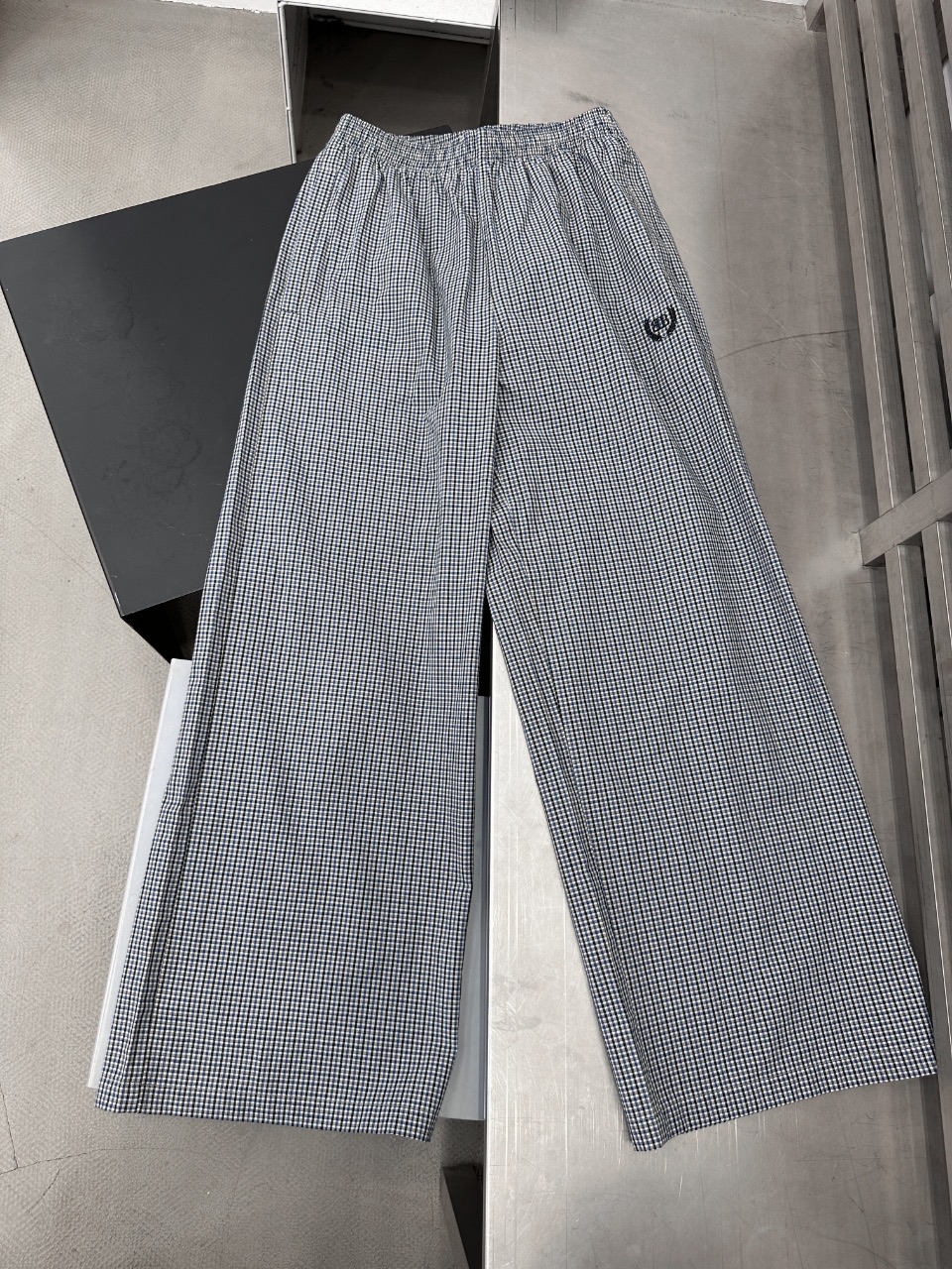 巴黎 ｜ 新款休闲裤，经典刺绣标，棉麻混纺格子面料，休闲时尚，男女同款，尺码sml