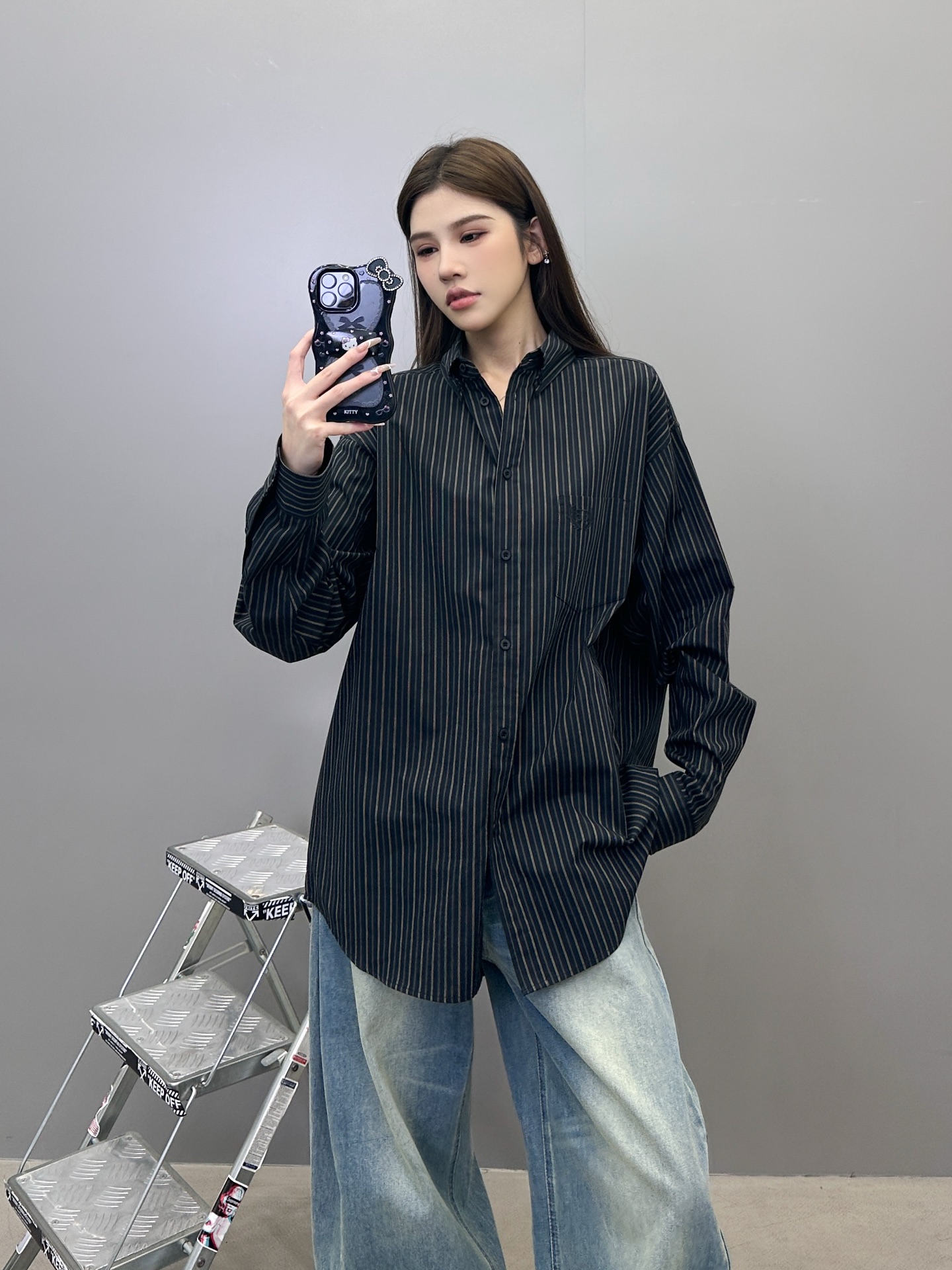 NO:451801,Paris ｜ New shirt, classic embroidery logo, full cotton striped high-density shirt cloth, same style for men and women, size sml, alexander wang19860909巴黎 ｜ 新款衬衣,经典刺绣标,全棉条纹高密衬衣布,男女同款,尺码sml,,alexander wang,Women's clothing