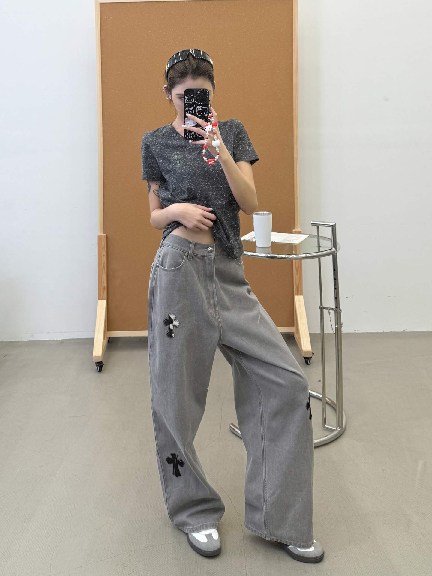 克罗心 ｜ 新款牛仔裤，成衣洗水吊磨工艺加手工车马毛十字标，尺码sml