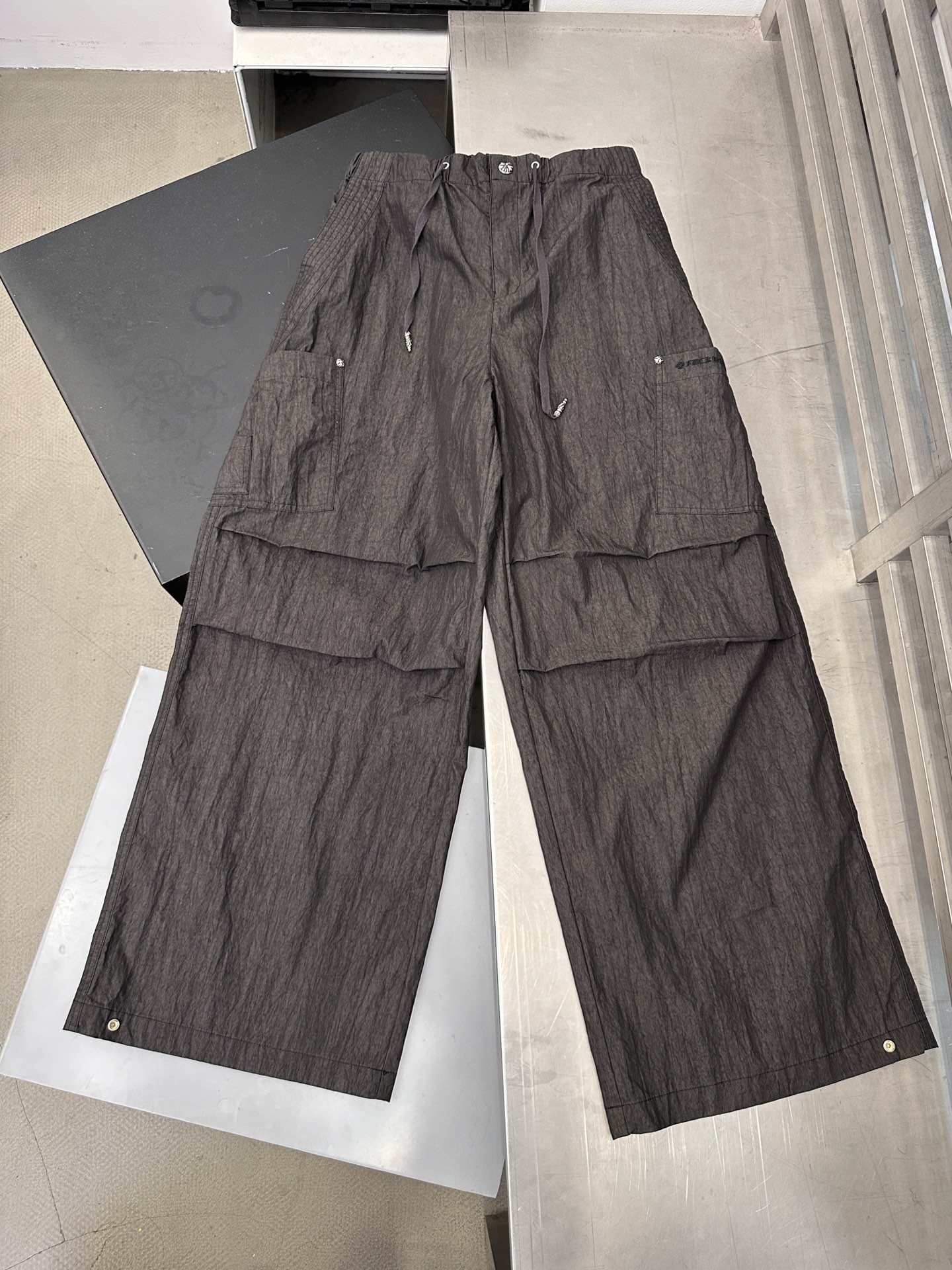 克罗心 ｜ 新款工装休闲裤，进口特殊混纺棉布，经典字母刺绣标，男女同款，尺码sml