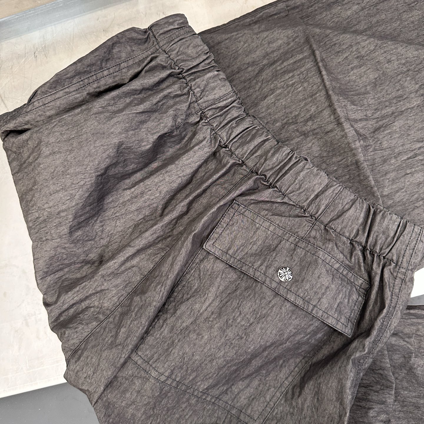 克罗心 ｜ 新款工装休闲裤，进口特殊混纺棉布，经典字母刺绣标，男女同款，尺码sml