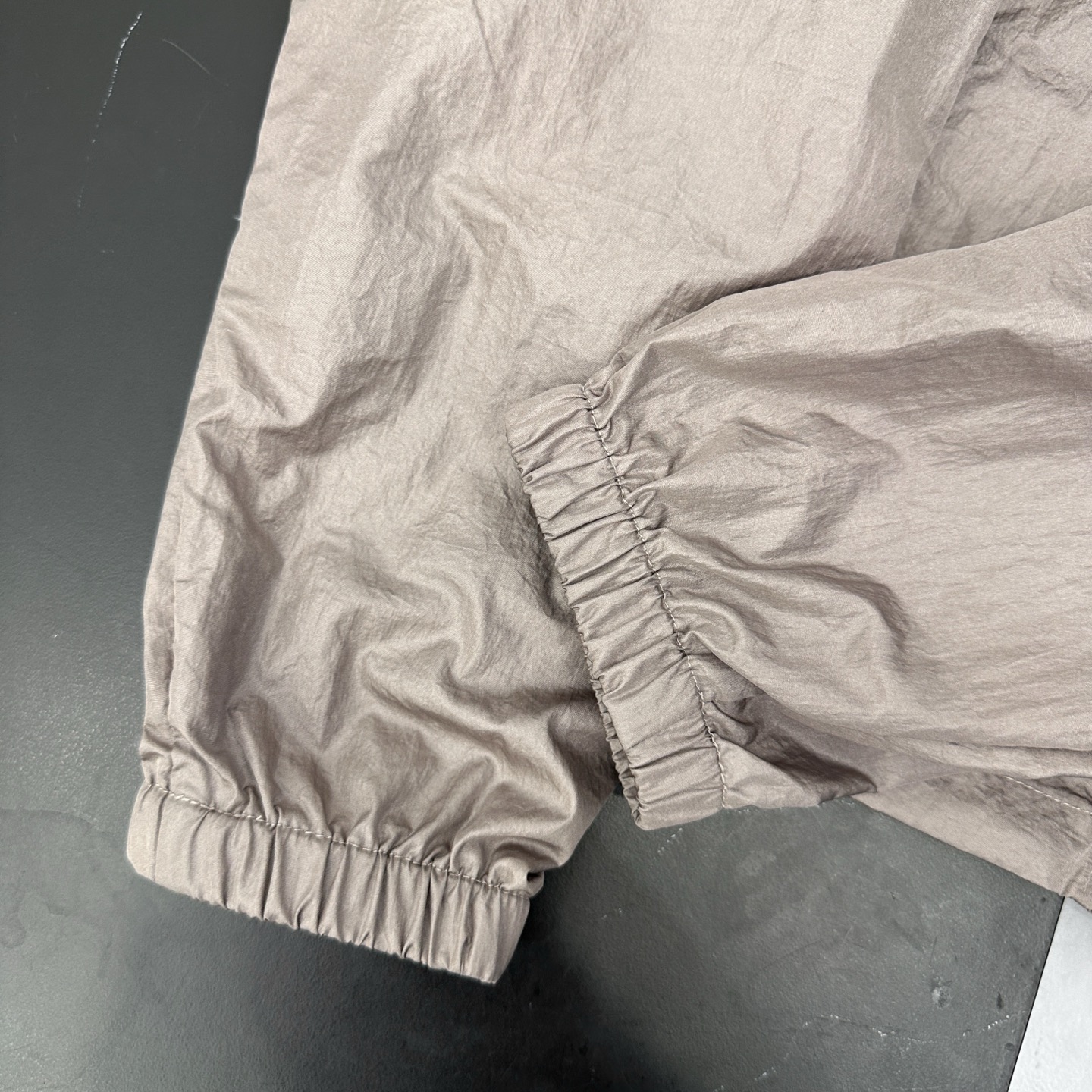 Acne ｜ 新款薄风衣，前后经典印花标，进口涂层特殊面料，尺码sml