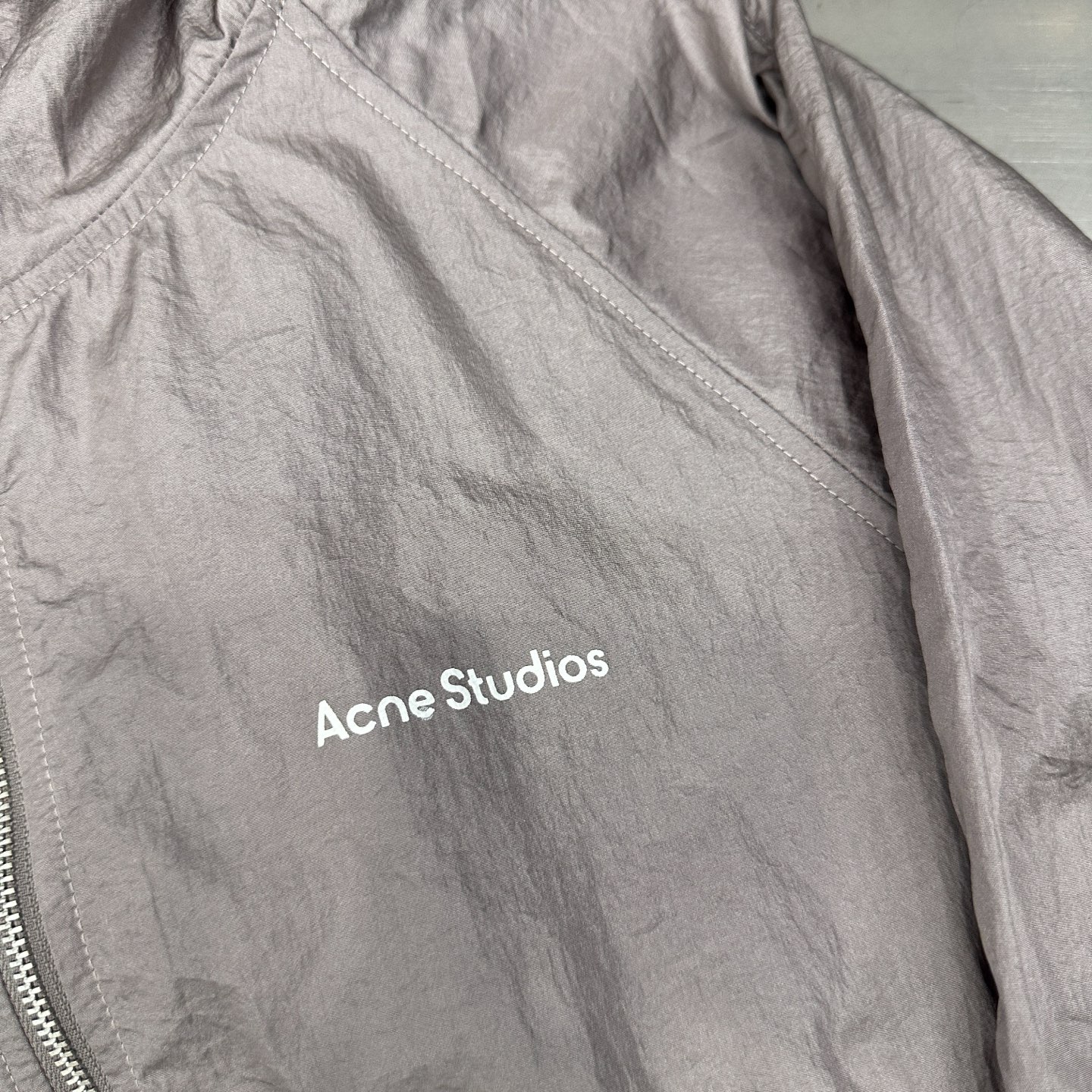 Acne ｜ 新款薄风衣，前后经典印花标，进口涂层特殊面料，尺码sml