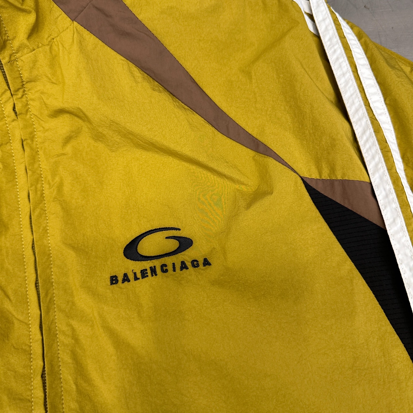 巴黎 ｜ 新款休闲上衣，经典刺绣标，手工车侧杠工艺，复杂拼接撞色结构，男女同款，尺码sml