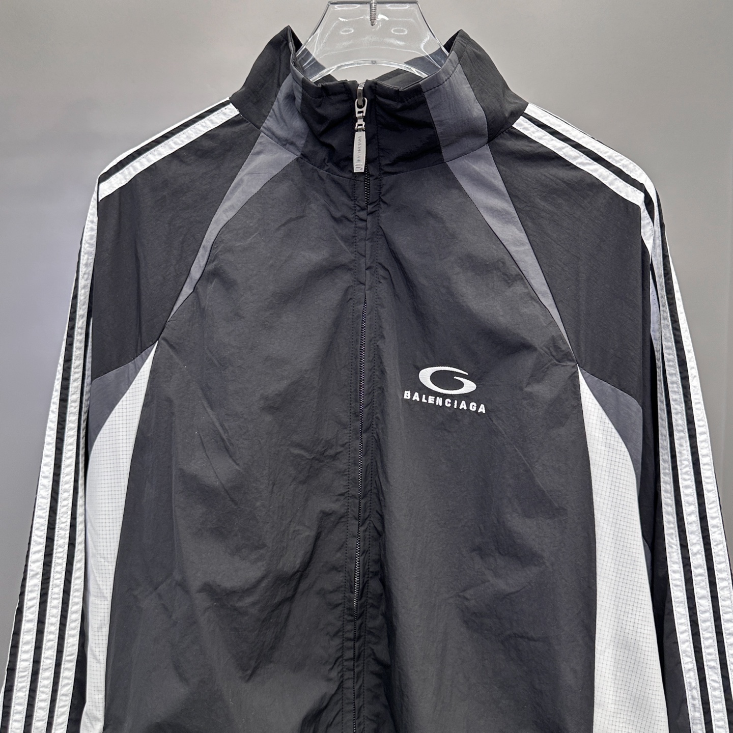 巴黎 ｜ 新款休闲上衣，经典刺绣标，手工车侧杠工艺，复杂拼接撞色结构，男女同款，尺码sml