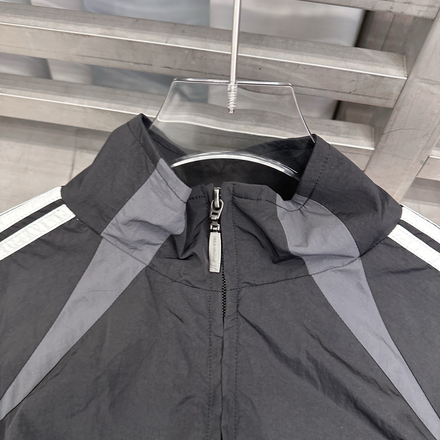 巴黎 ｜ 新款休闲上衣，经典刺绣标，手工车侧杠工艺，复杂拼接撞色结构，男女同款，尺码sml