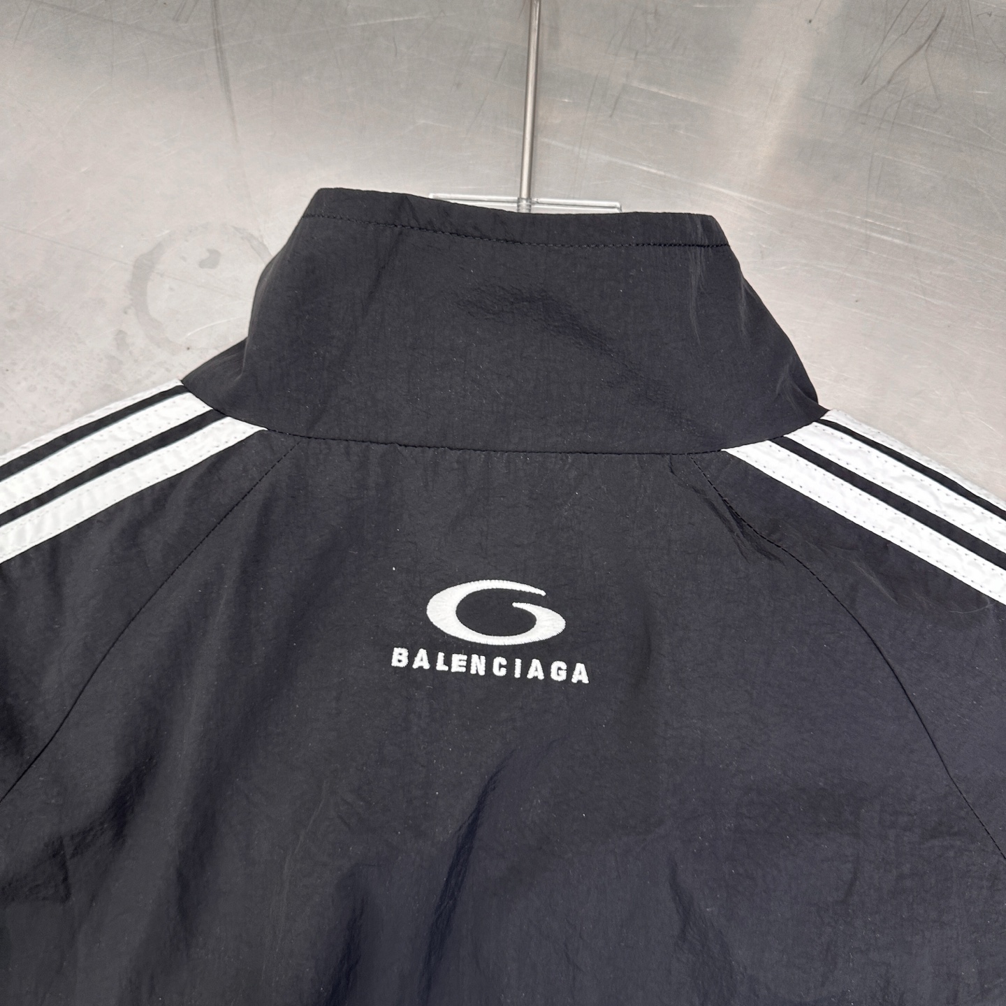 巴黎 ｜ 新款休闲上衣，经典刺绣标，手工车侧杠工艺，复杂拼接撞色结构，男女同款，尺码sml