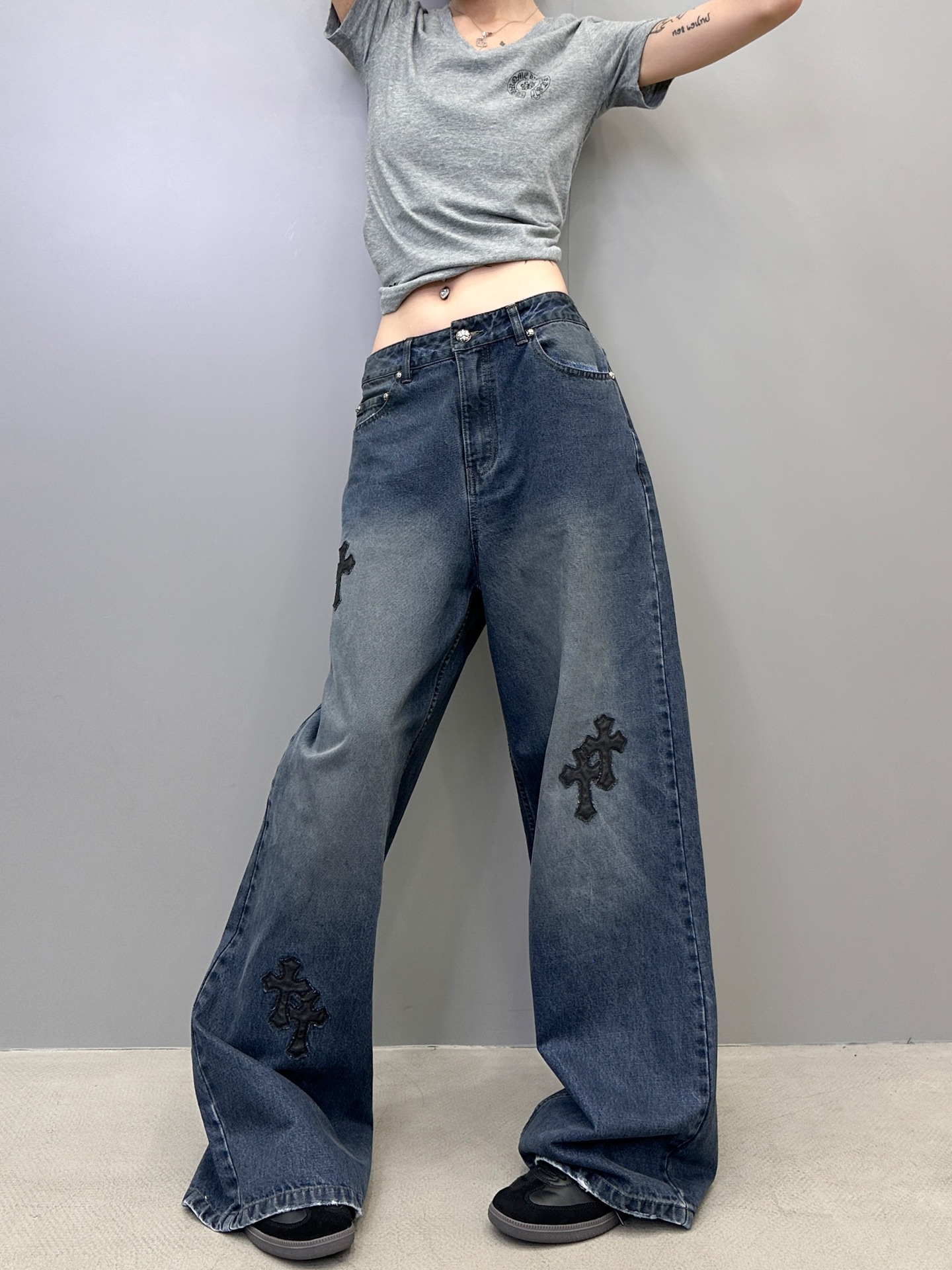 克罗心 ｜ 新款牛仔裤，成衣洗水吊磨工艺加手工车十字标，男女同款，尺码sml