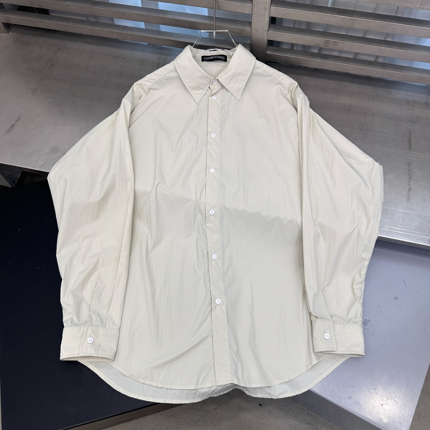 克罗心 ｜ 新款衬衣，全身多处激光冲孔工艺，进口特殊尼龙面料，男女同款，尺码sml