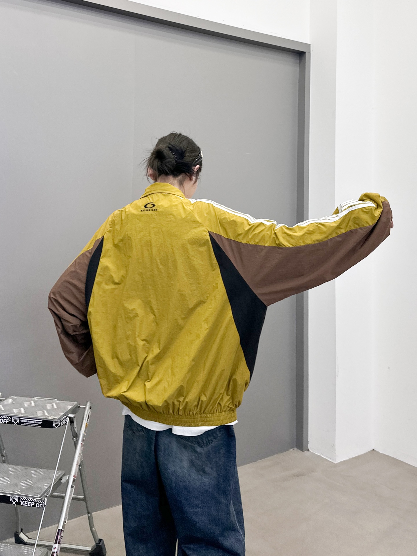 巴黎 ｜ 新款休闲上衣，经典刺绣标，手工车侧杠工艺，复杂拼接撞色结构，男女同款，尺码sml