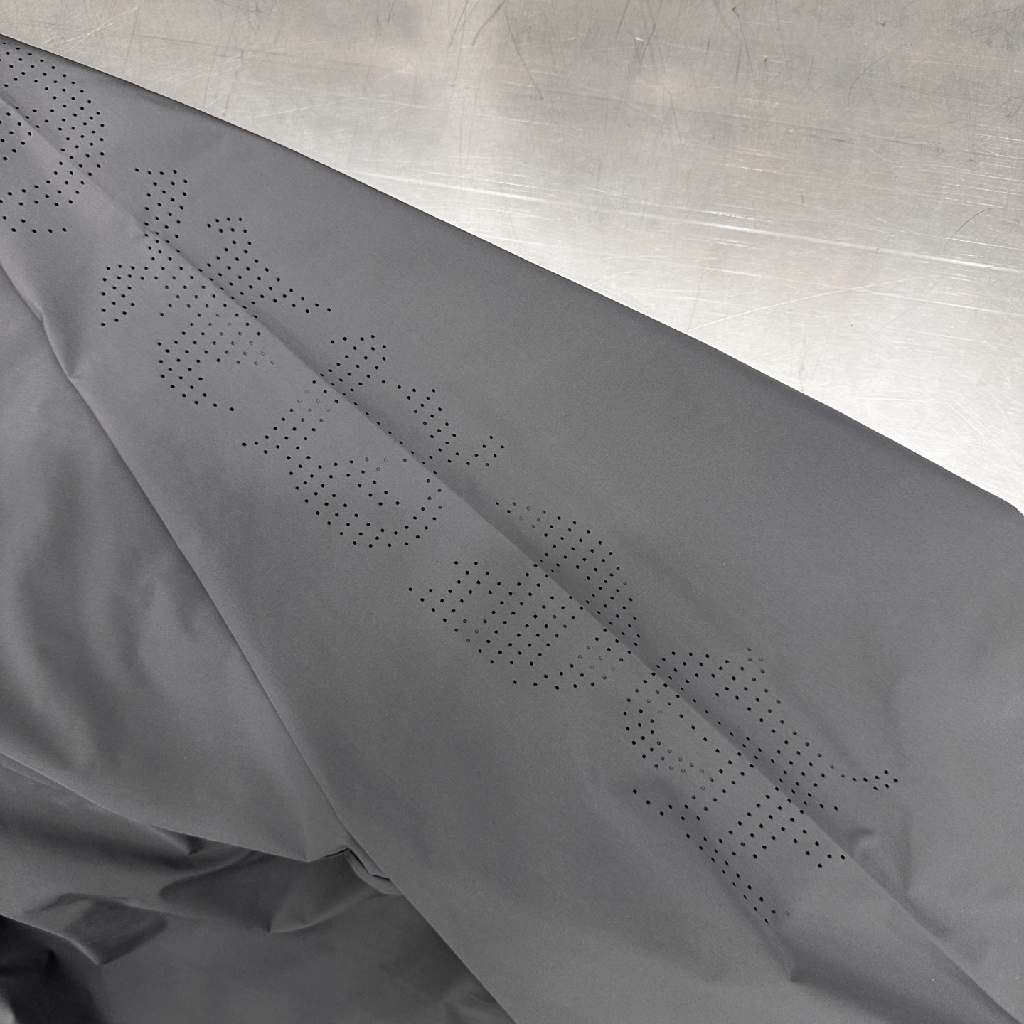  克罗心 ｜ 新款休闲裤，大身激光冲孔工艺，休闲时尚，男女同款，尺码sml