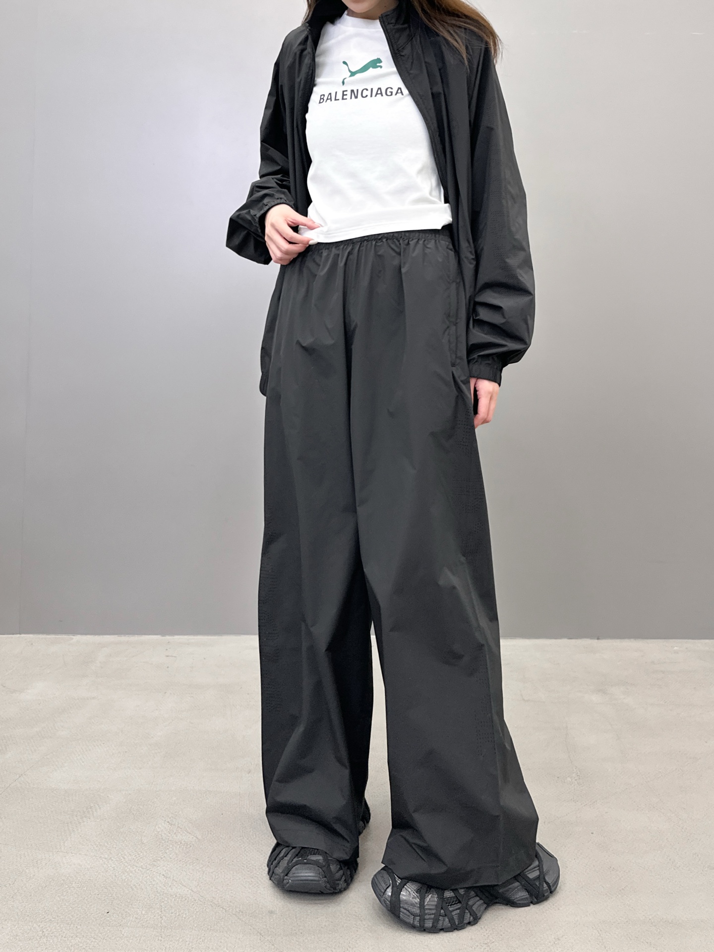  克罗心 ｜ 新款休闲裤，大身激光冲孔工艺，休闲时尚，男女同款，尺码sml