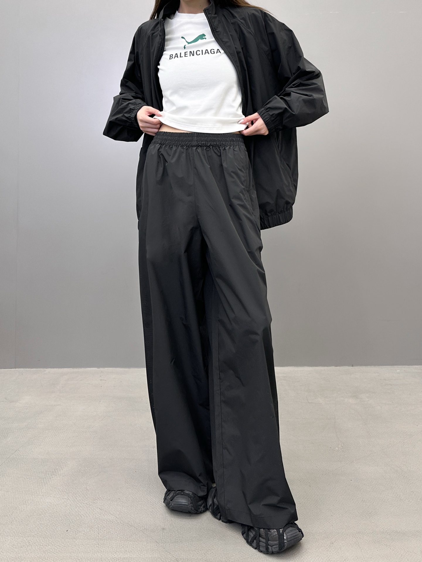  克罗心 ｜ 新款休闲裤，大身激光冲孔工艺，休闲时尚，男女同款，尺码sml