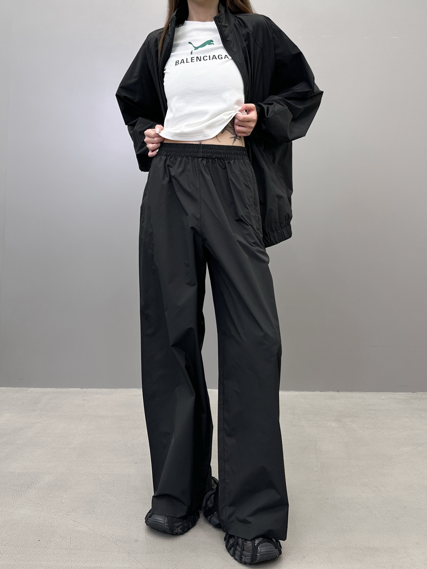  克罗心 ｜ 新款休闲裤，大身激光冲孔工艺，休闲时尚，男女同款，尺码sml