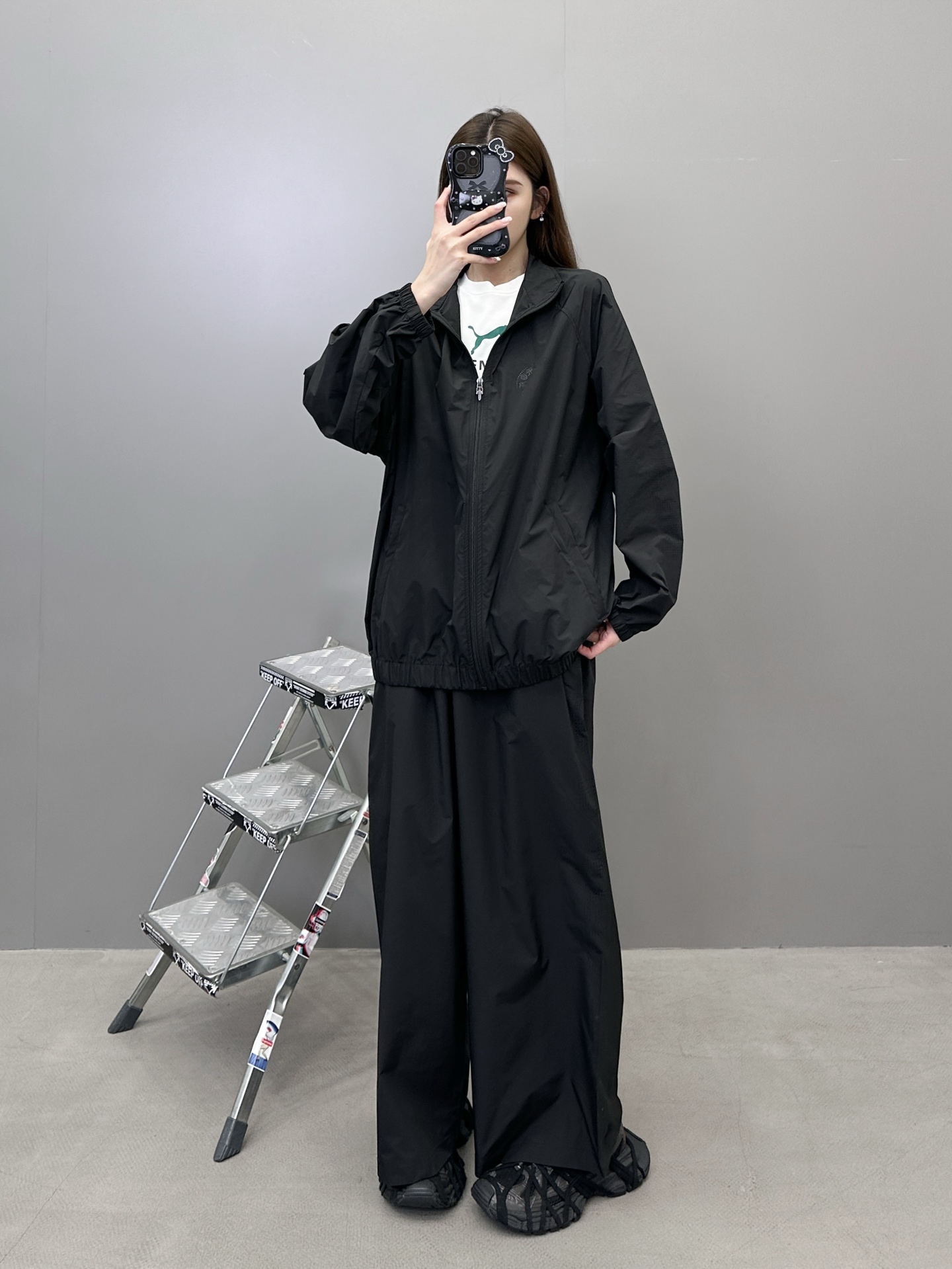  克罗心 ｜ 新款休闲裤，大身激光冲孔工艺，休闲时尚，男女同款，尺码sml