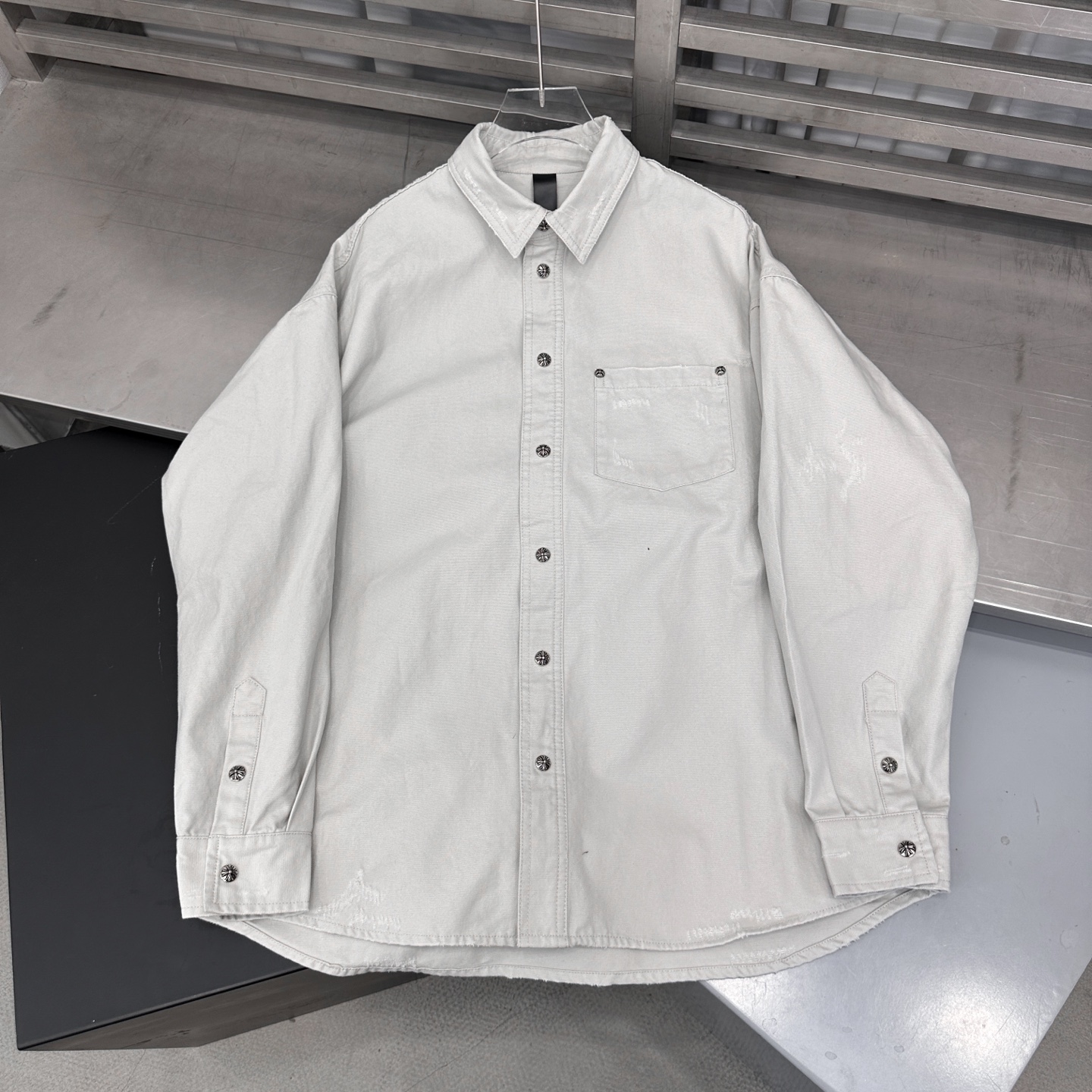  克罗心 ｜ 新款衬衣，成衣洗水吊磨喷色工艺，100%高密棉布，男女同款，尺码sml