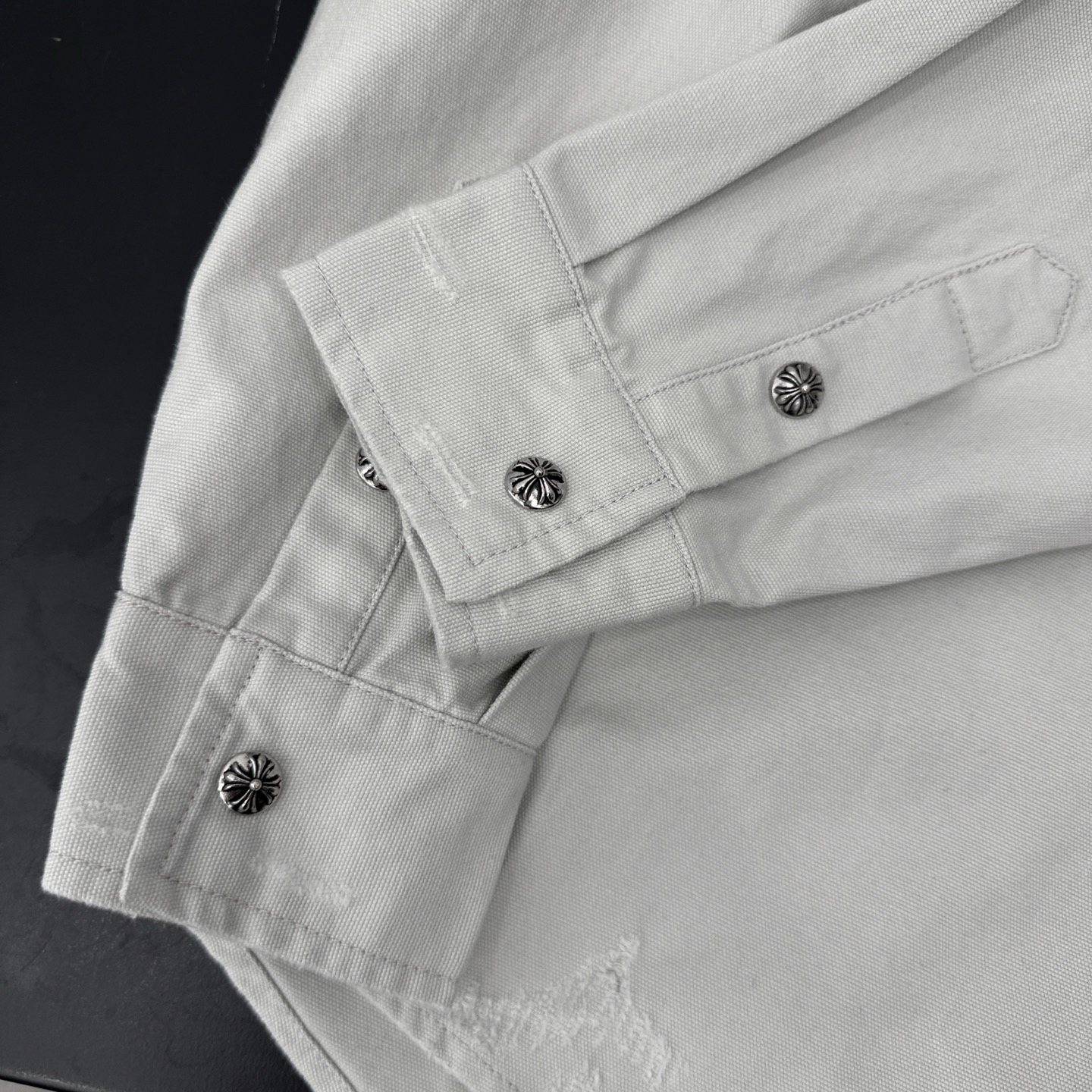  克罗心 ｜ 新款衬衣，成衣洗水吊磨喷色工艺，100%高密棉布，男女同款，尺码sml