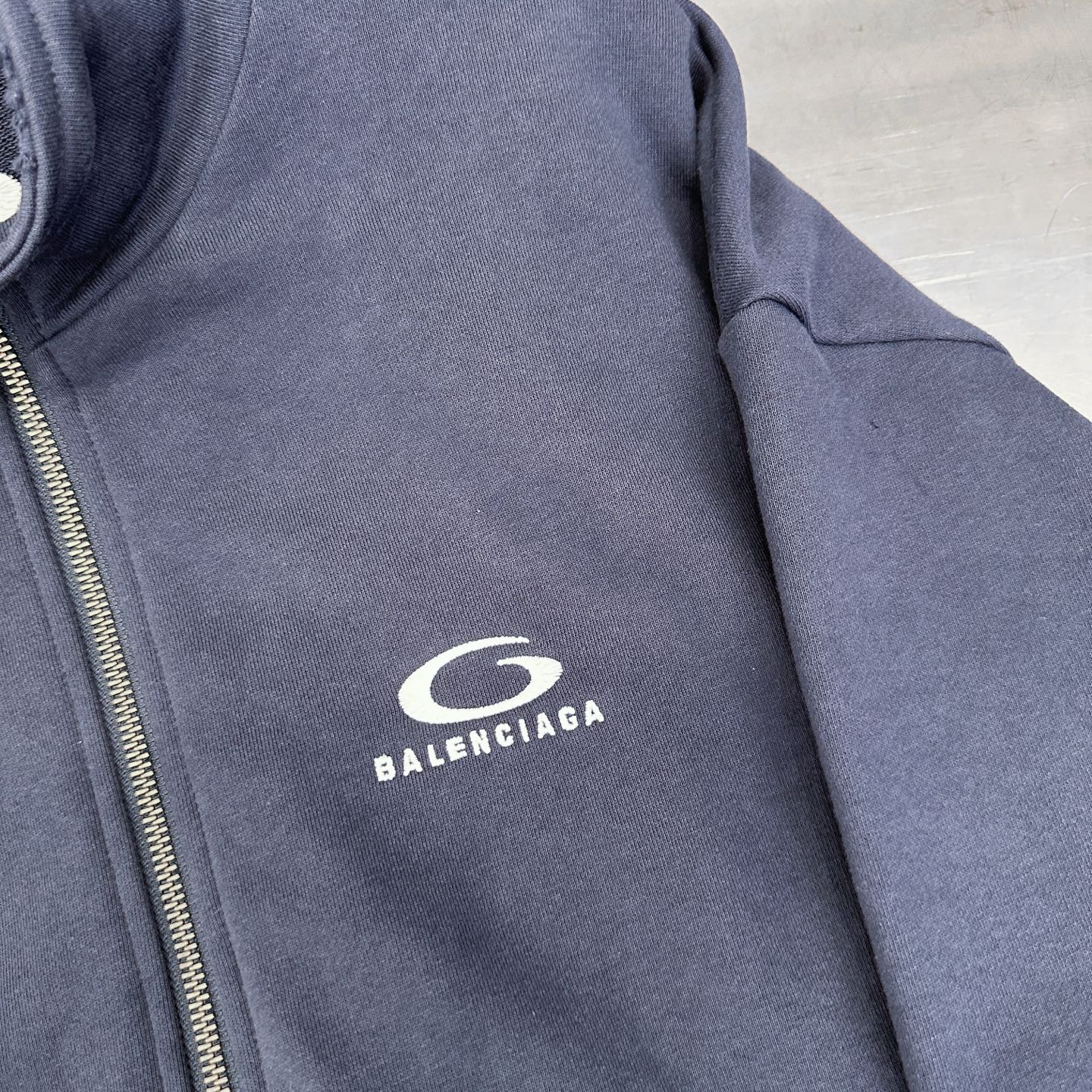  巴黎 ｜ 新款卫衣开衫，成衣洗水吊磨工艺，经典刺绣标，男女同款，尺码sml