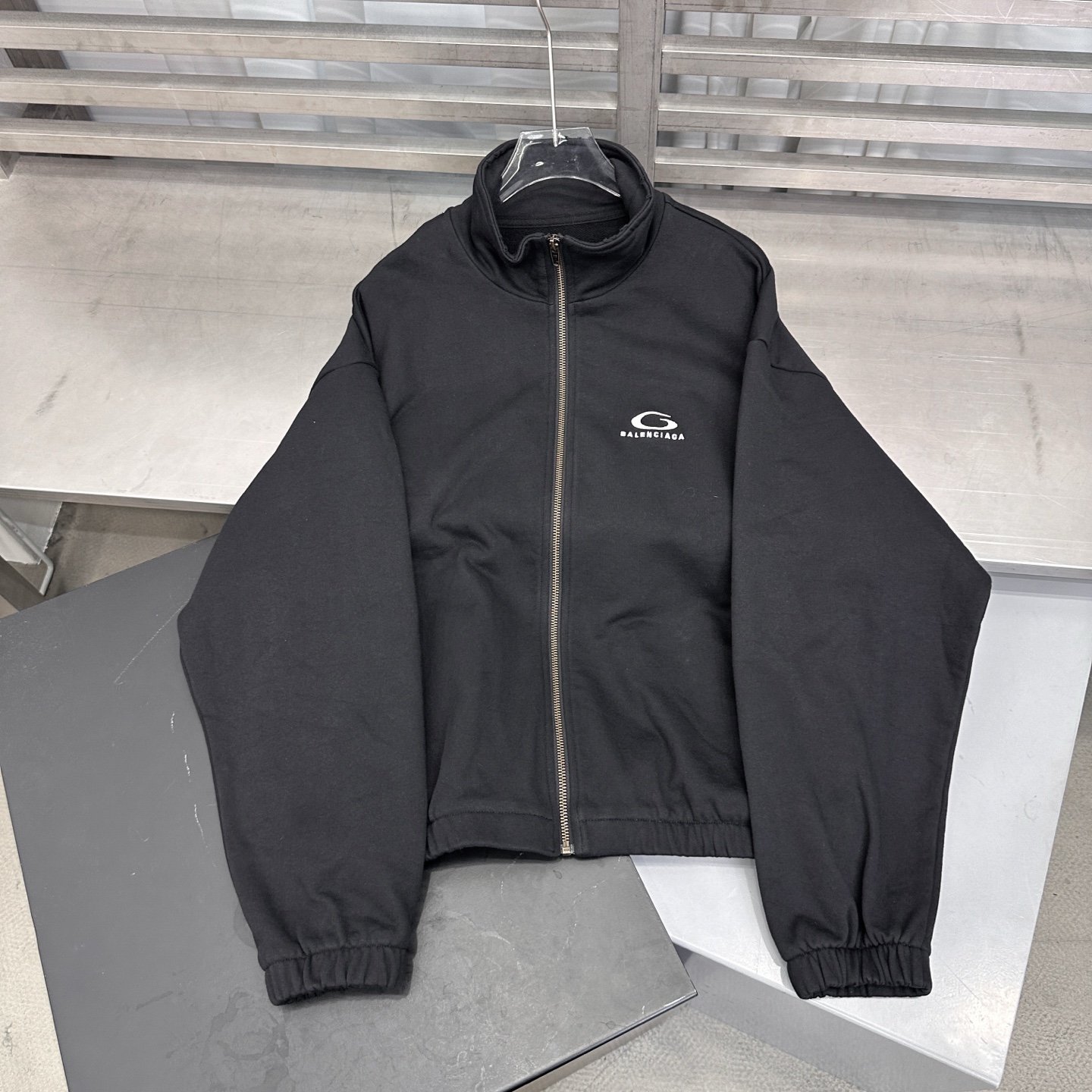  巴黎 ｜ 新款卫衣开衫，成衣洗水吊磨工艺，经典刺绣标，男女同款，尺码sml