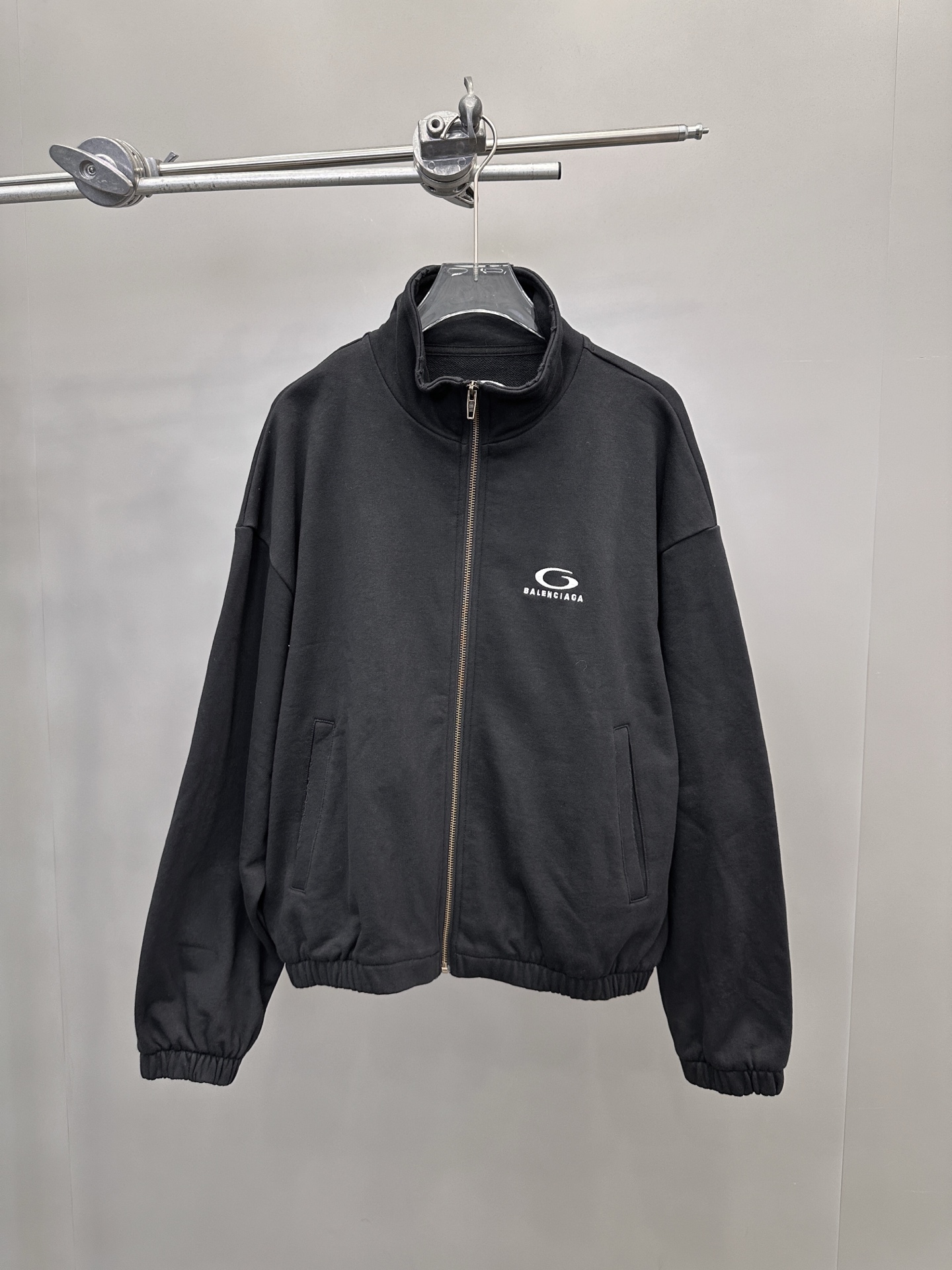  巴黎 ｜ 新款卫衣开衫，成衣洗水吊磨工艺，经典刺绣标，男女同款，尺码sml