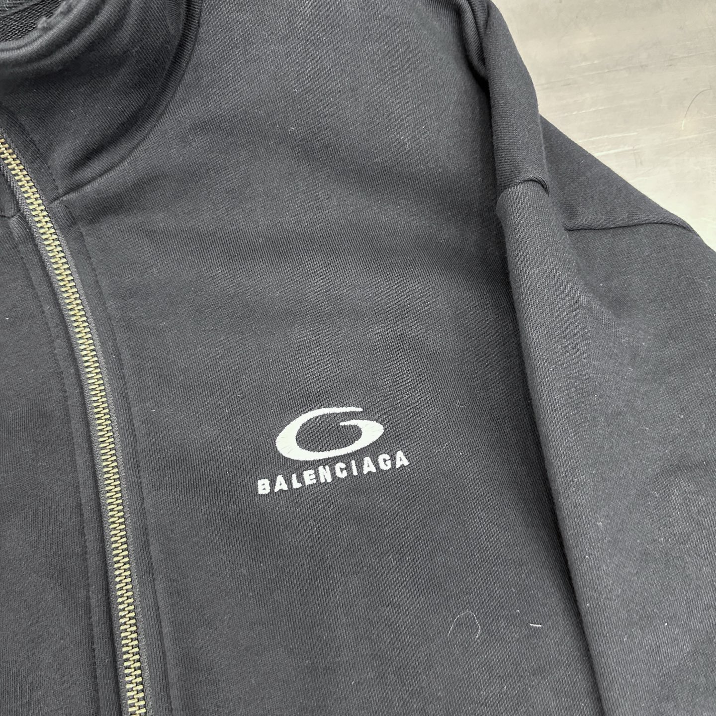  巴黎 ｜ 新款卫衣开衫，成衣洗水吊磨工艺，经典刺绣标，男女同款，尺码sml