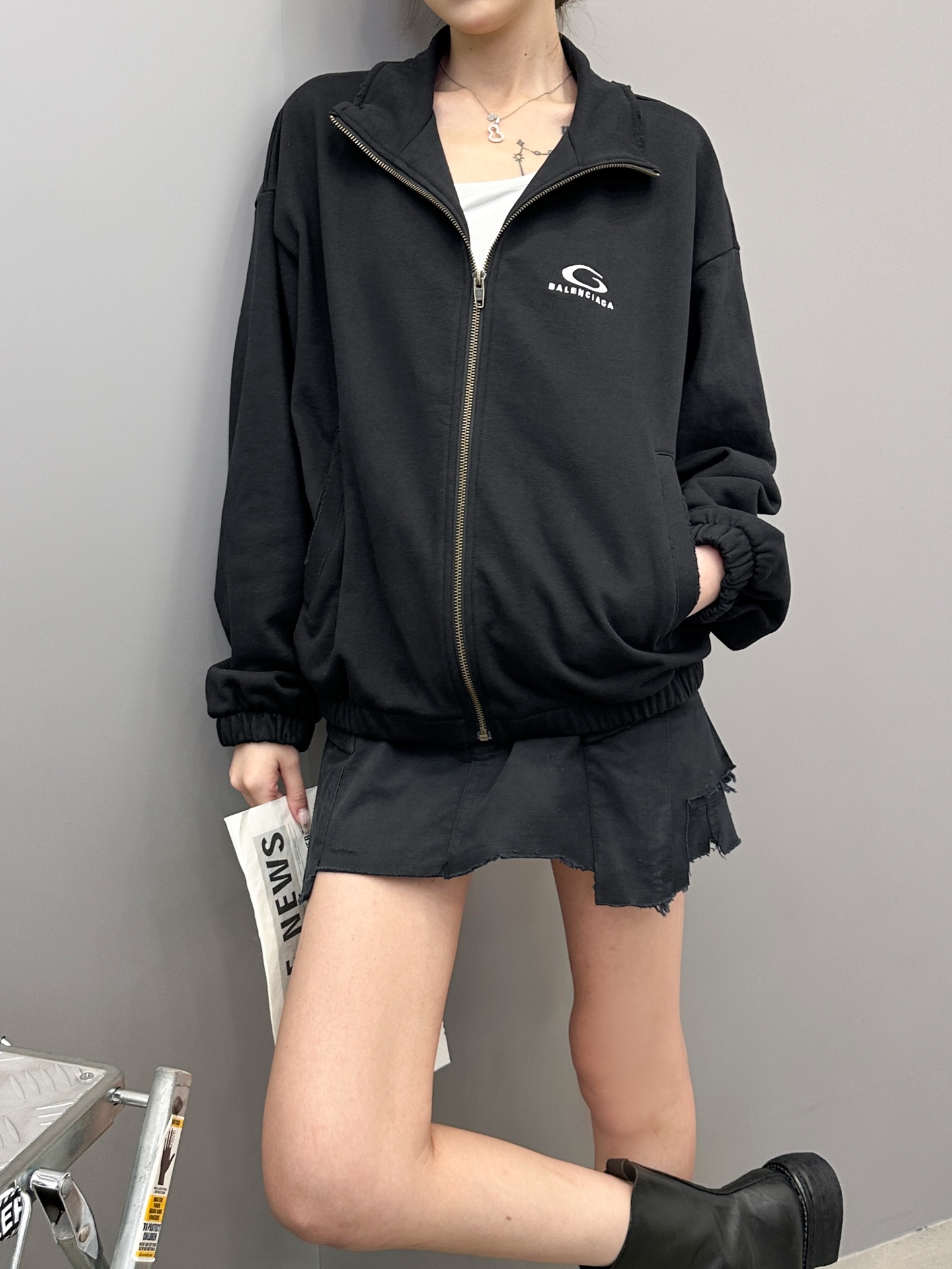  巴黎 ｜ 新款卫衣开衫，成衣洗水吊磨工艺，经典刺绣标，男女同款，尺码sml