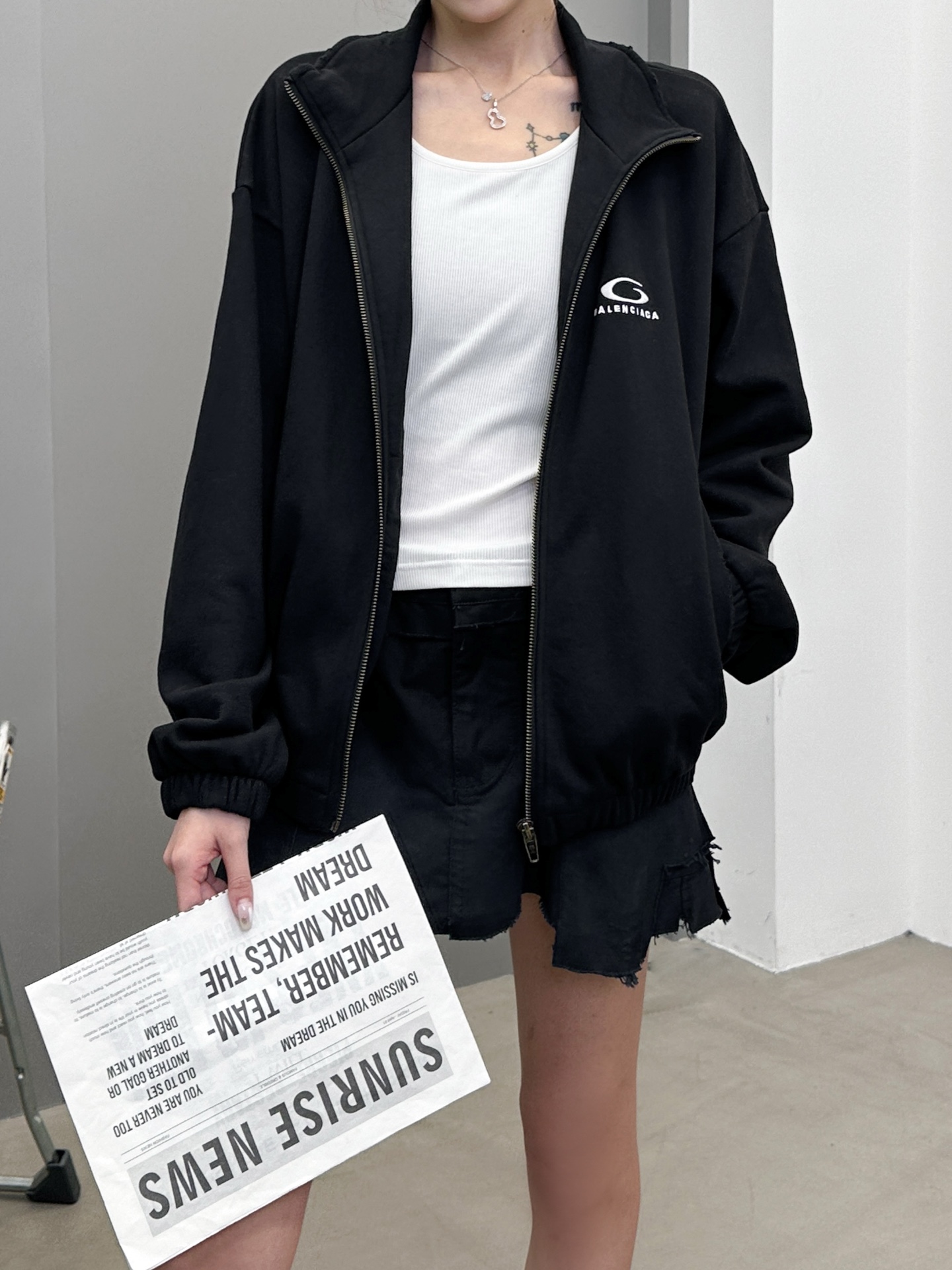  巴黎 ｜ 新款卫衣开衫，成衣洗水吊磨工艺，经典刺绣标，男女同款，尺码sml