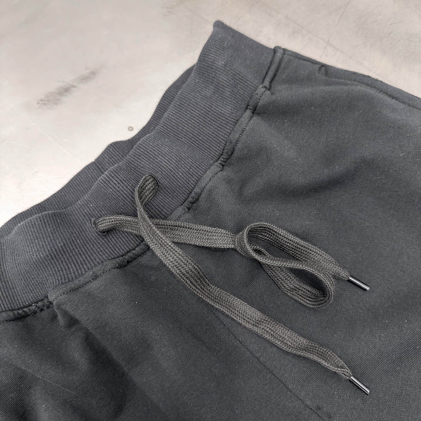  克罗心 ｜ 新款休闲卫裤，成衣洗水吊磨工艺加贴布绣花，100%棉，男女同款，尺码sml