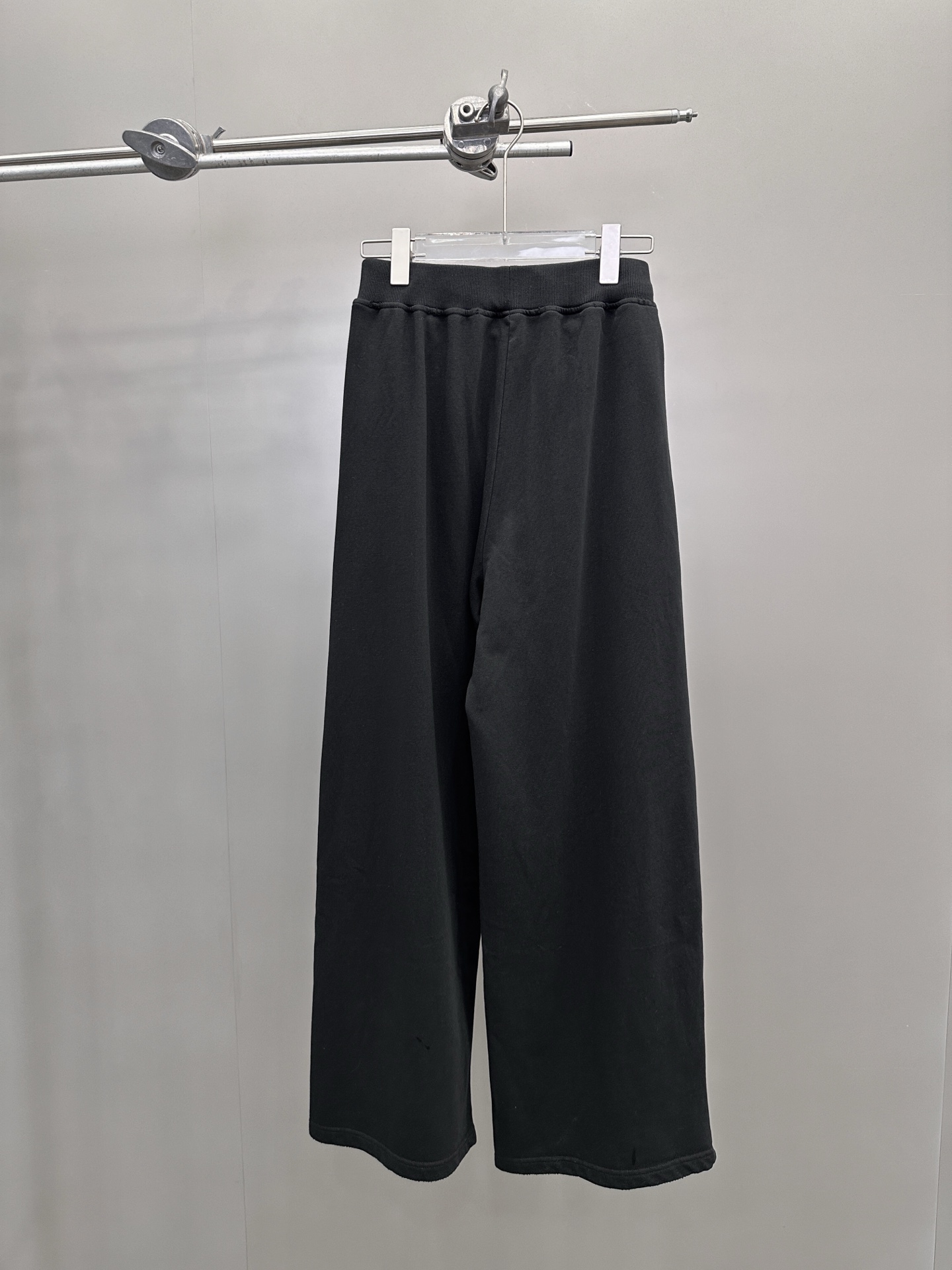  克罗心 ｜ 新款休闲卫裤，成衣洗水吊磨工艺加贴布绣花，100%棉，男女同款，尺码sml