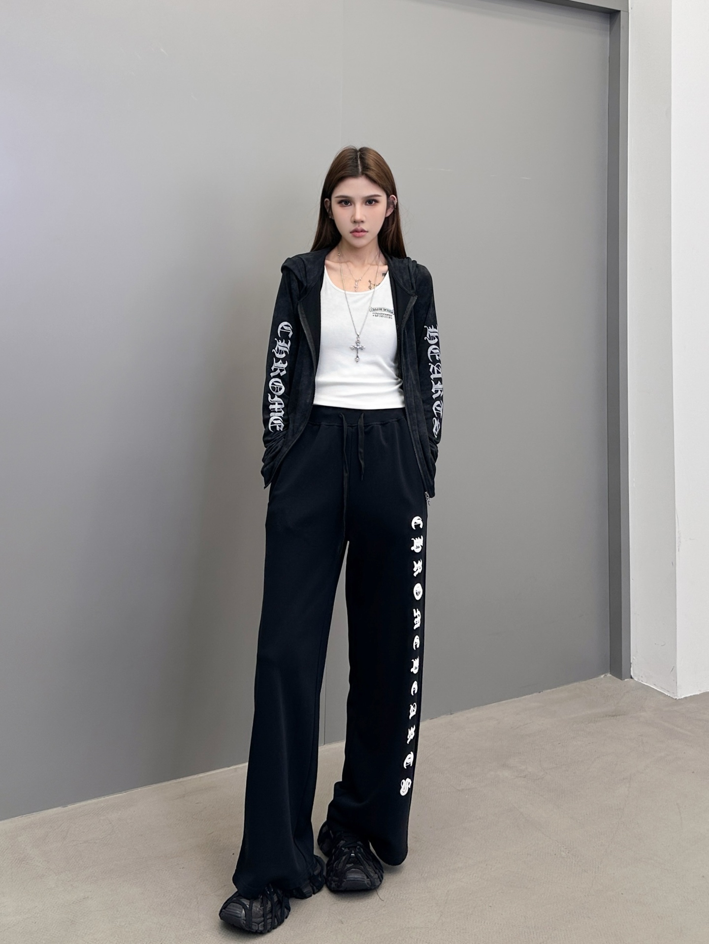  克罗心 ｜ 新款休闲卫裤，成衣洗水吊磨工艺加贴布绣花，100%棉，男女同款，尺码sml