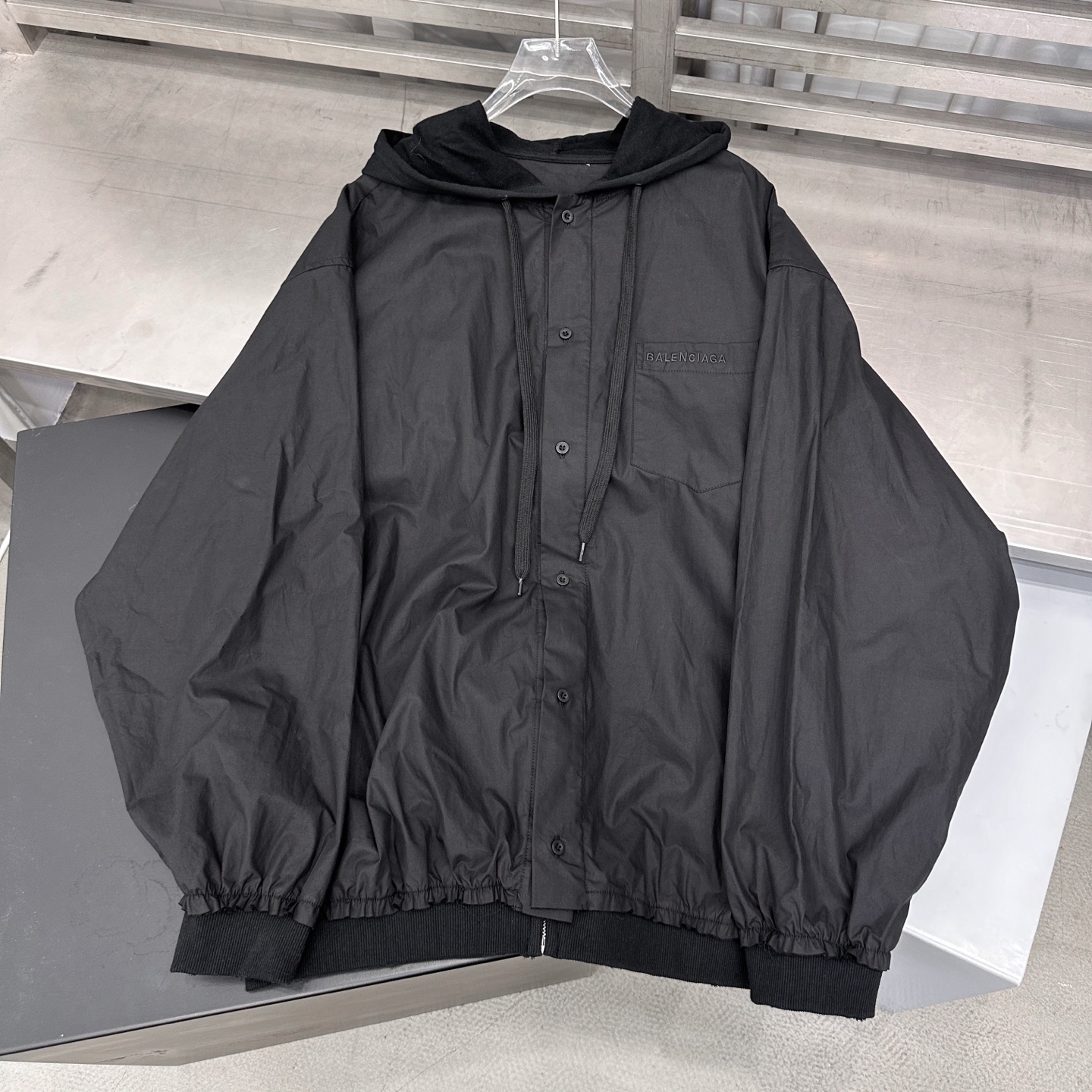  巴黎 ｜ 新款开衫，成衣洗水吊磨工艺加针织梭织拼接，经典刺绣标，男女同款，尺码sml