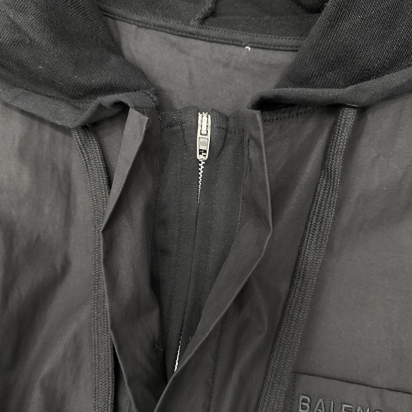  巴黎 ｜ 新款开衫，成衣洗水吊磨工艺加针织梭织拼接，经典刺绣标，男女同款，尺码sml