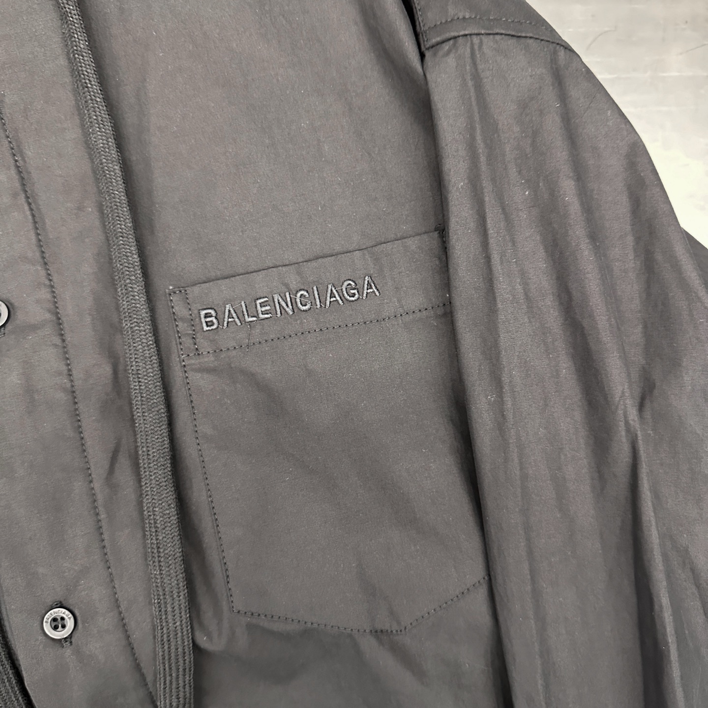  巴黎 ｜ 新款开衫，成衣洗水吊磨工艺加针织梭织拼接，经典刺绣标，男女同款，尺码sml