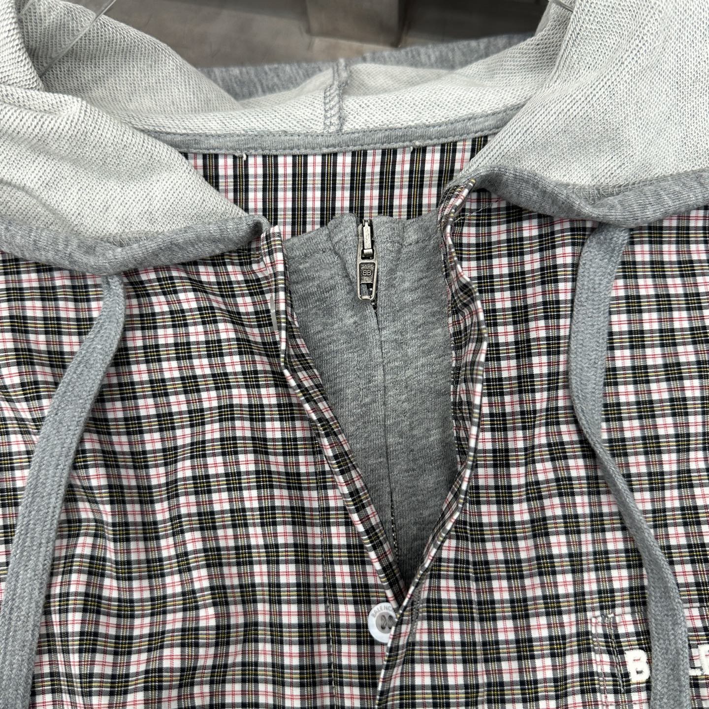  巴黎 ｜ 新款开衫，成衣洗水吊磨工艺加针织梭织拼接，经典刺绣标，男女同款，尺码sml