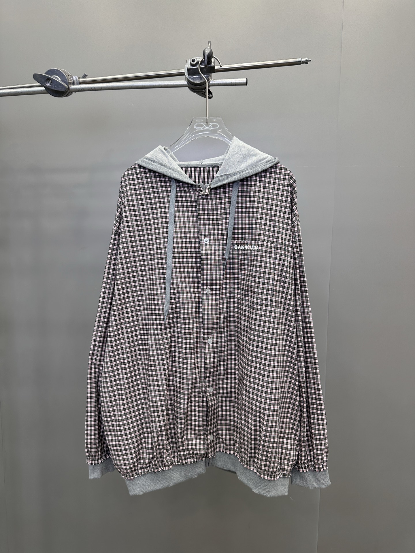  巴黎 ｜ 新款开衫，成衣洗水吊磨工艺加针织梭织拼接，经典刺绣标，男女同款，尺码sml