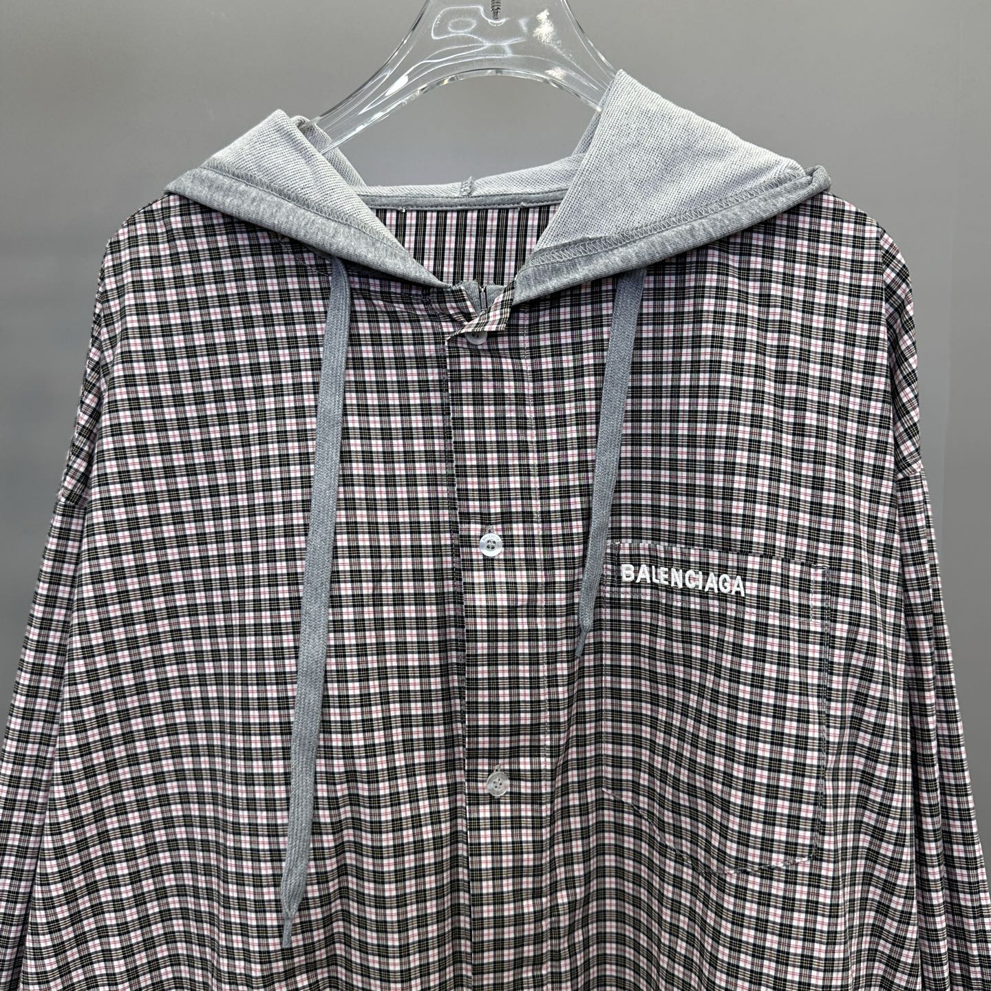  巴黎 ｜ 新款开衫，成衣洗水吊磨工艺加针织梭织拼接，经典刺绣标，男女同款，尺码sml