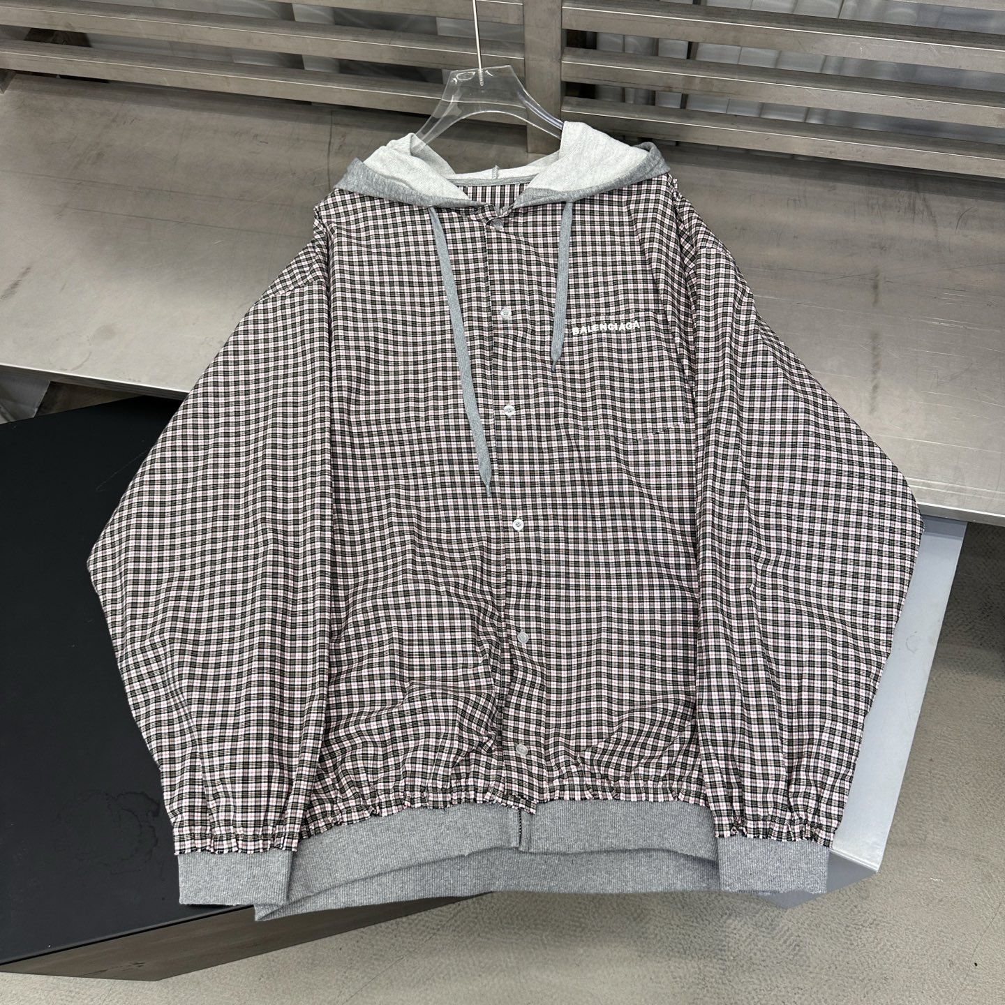  巴黎 ｜ 新款开衫，成衣洗水吊磨工艺加针织梭织拼接，经典刺绣标，男女同款，尺码sml