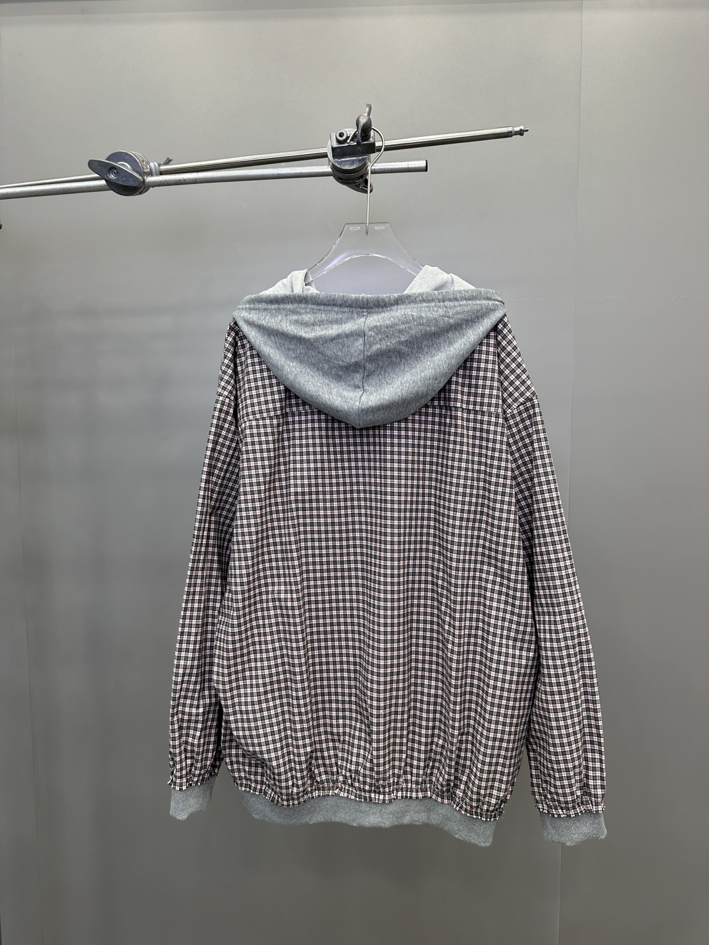  巴黎 ｜ 新款开衫，成衣洗水吊磨工艺加针织梭织拼接，经典刺绣标，男女同款，尺码sml