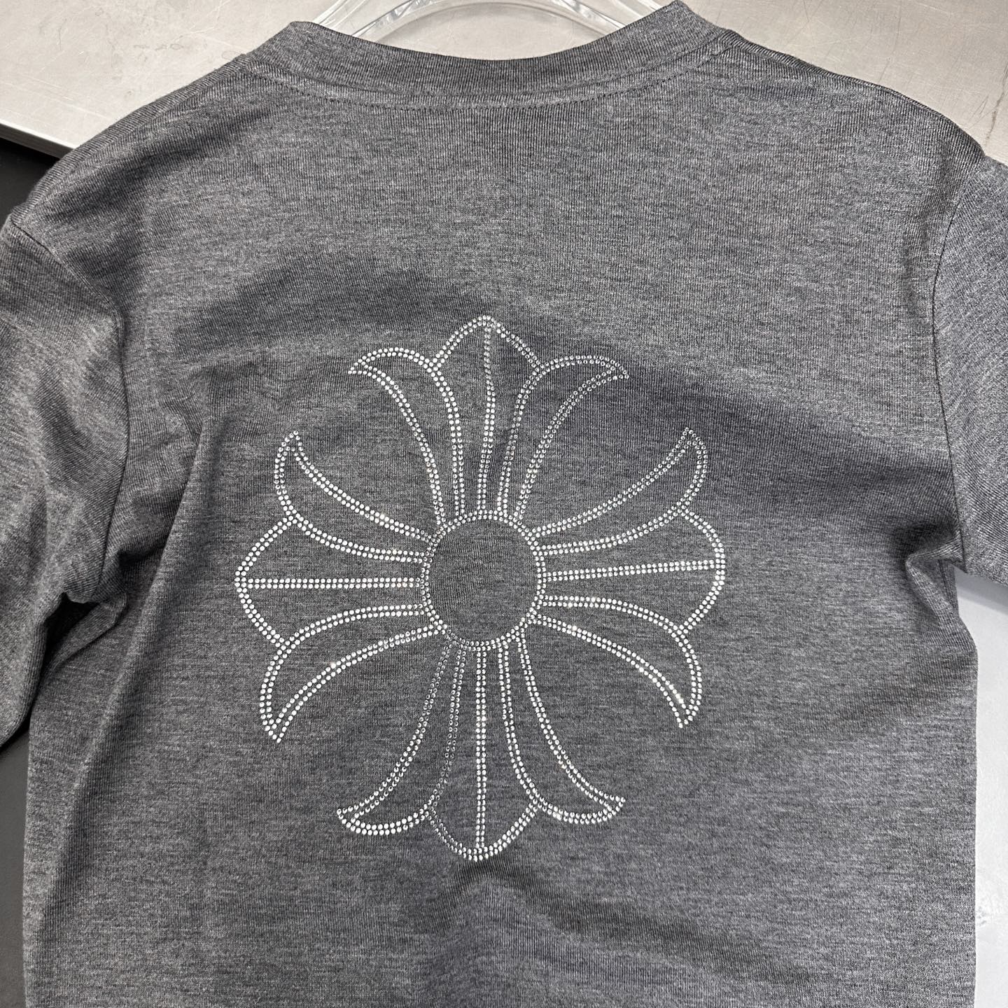 克罗心 ｜ 新款开衫，成衣洗水加烫钻工艺，进口羊毛混纺面料，尺码sml