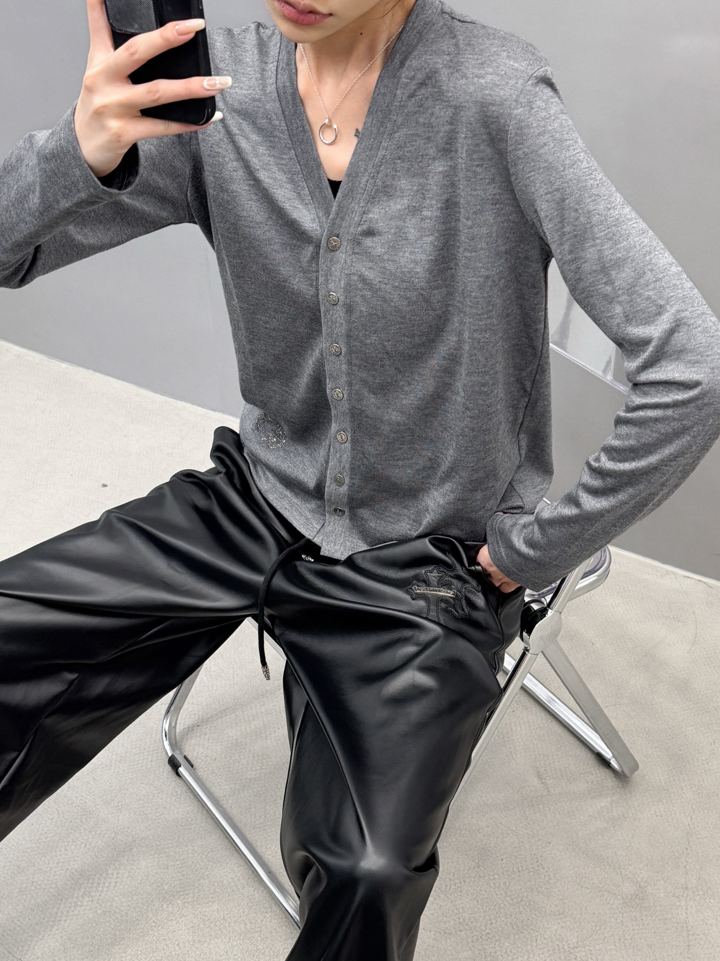 克罗心 ｜ 新款开衫，成衣洗水加烫钻工艺，进口羊毛混纺面料，尺码sml