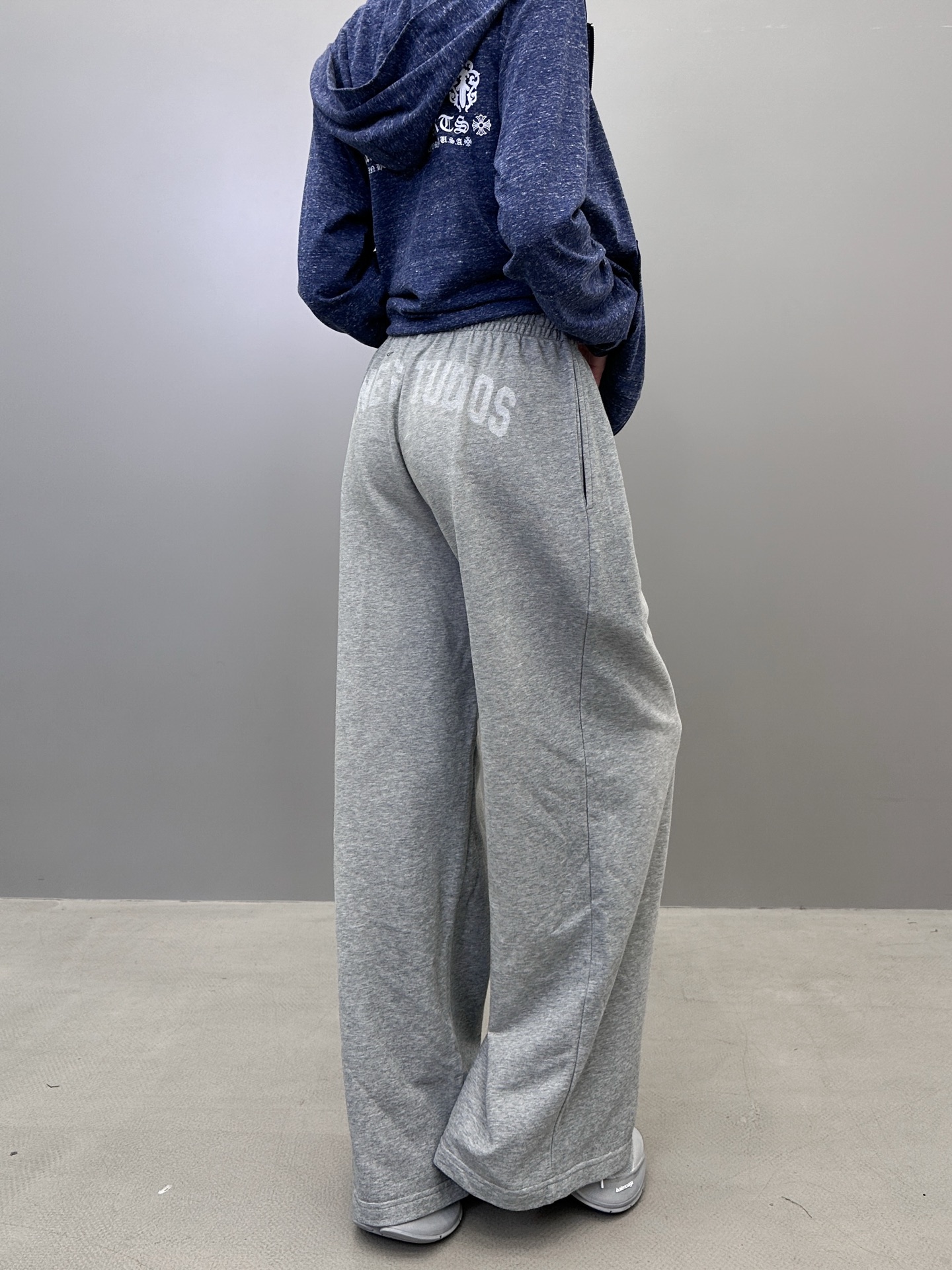 Acne ｜ 新款卫裤，成衣洗水喷色工艺加前后印花，100%棉，男女同款，尺码sml