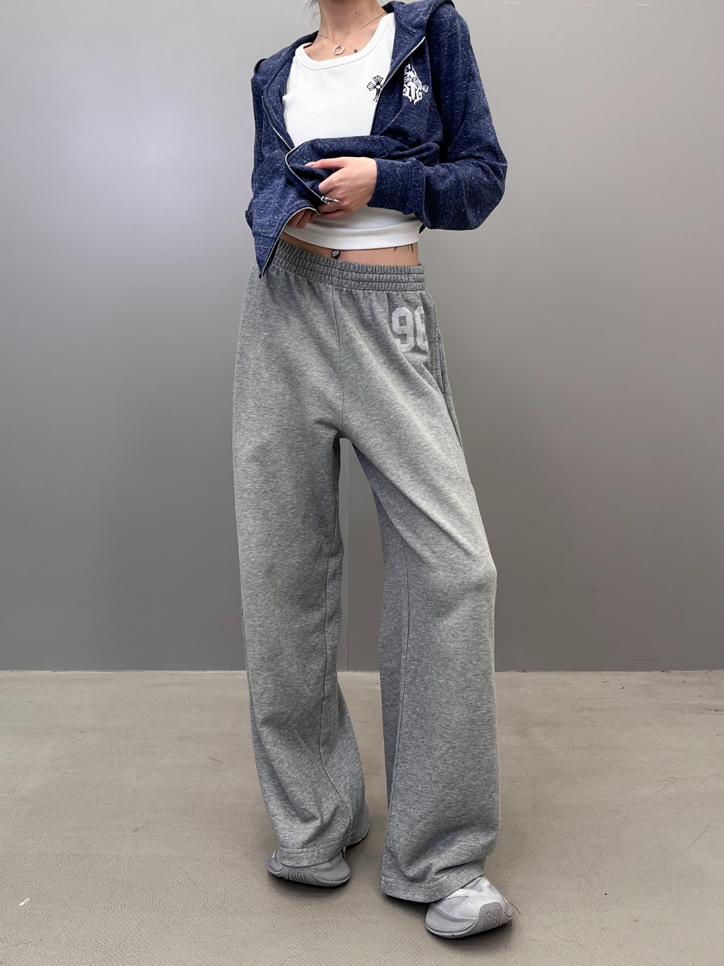 Acne ｜ 新款卫裤，成衣洗水喷色工艺加前后印花，100%棉，男女同款，尺码sml