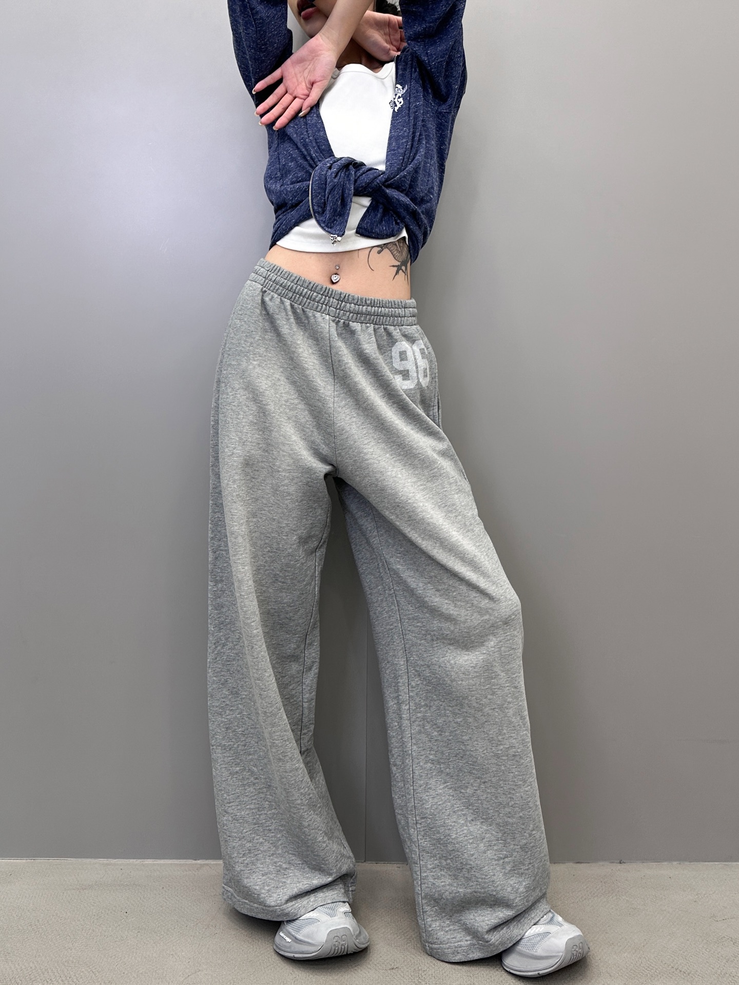 Acne ｜ 新款卫裤，成衣洗水喷色工艺加前后印花，100%棉，男女同款，尺码sml