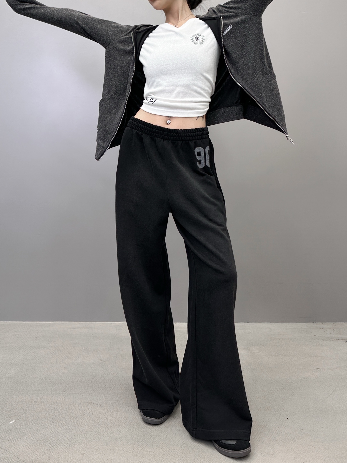 Acne ｜ 新款卫裤，成衣洗水喷色工艺加前后印花，100%棉，男女同款，尺码sml